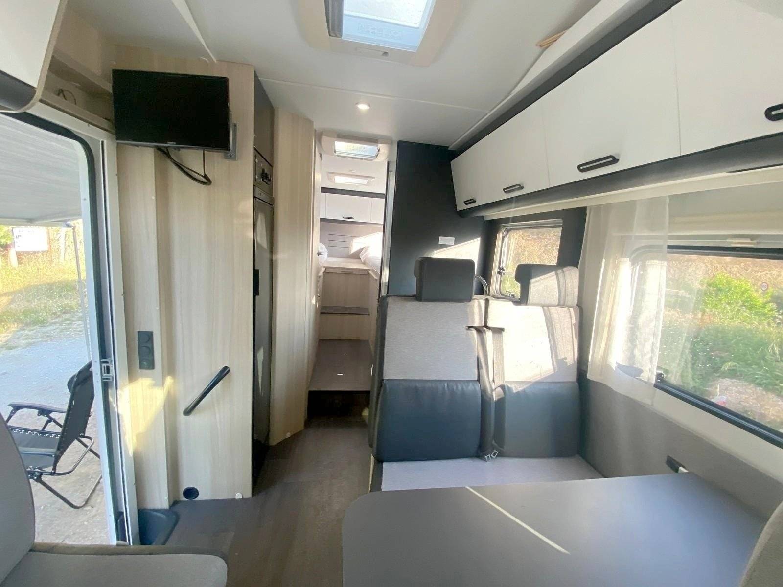 Adria Sunliving A75DP