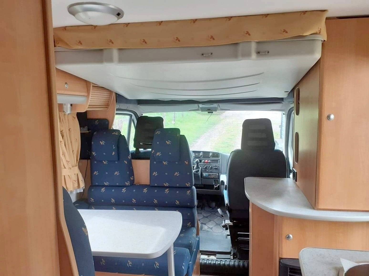 Coin repas Fiat Fiat ducato 2.8l JTD - Yescapa