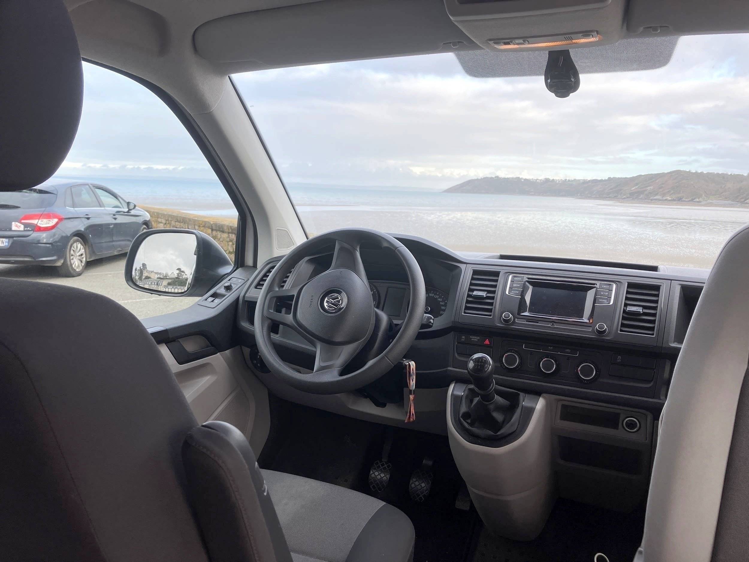 Volkswagen T6 Court 2 l 102 ch