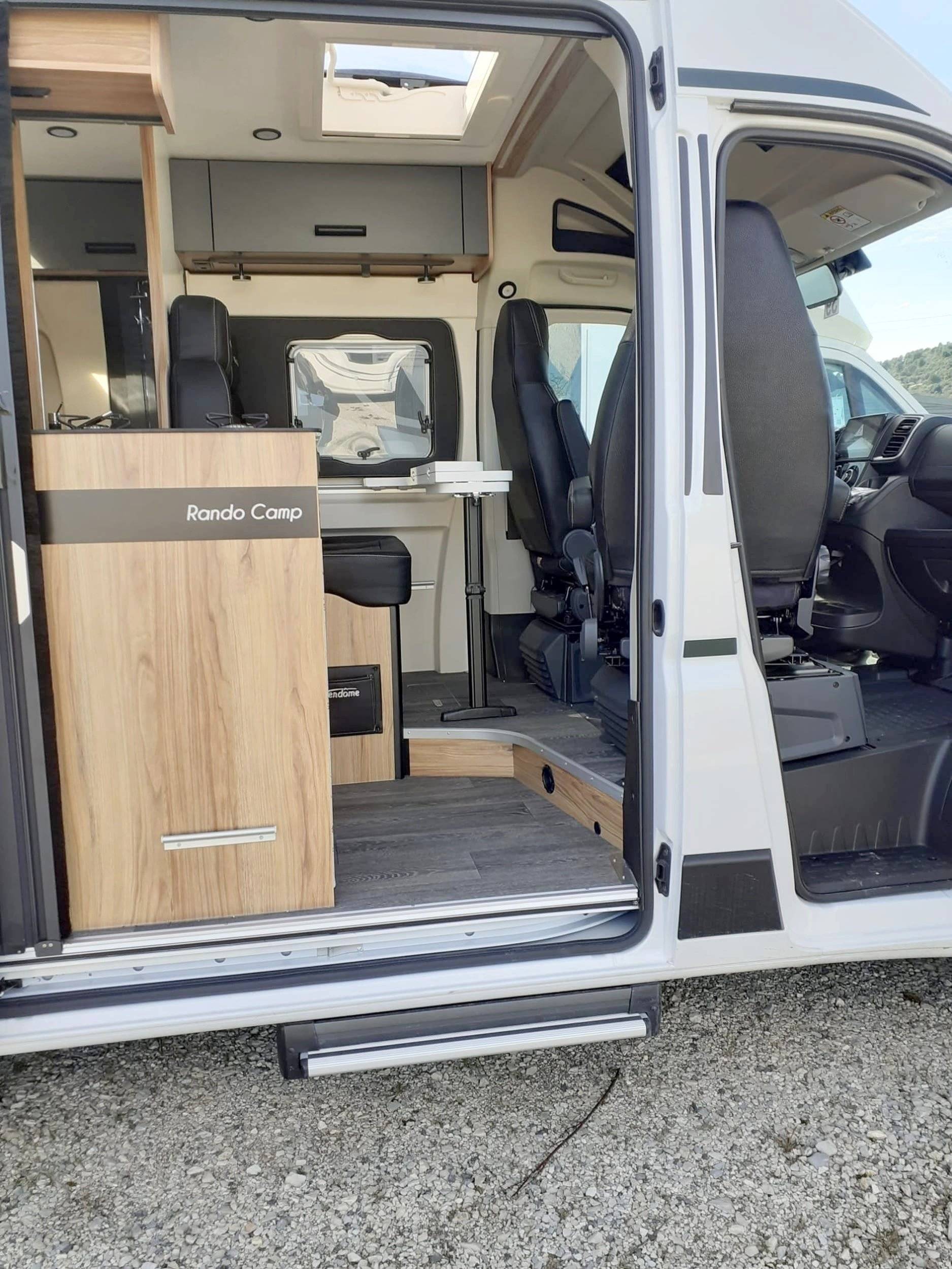 Dining Area Fiat Fiat ducato 140cv 2.2L - Yescapa