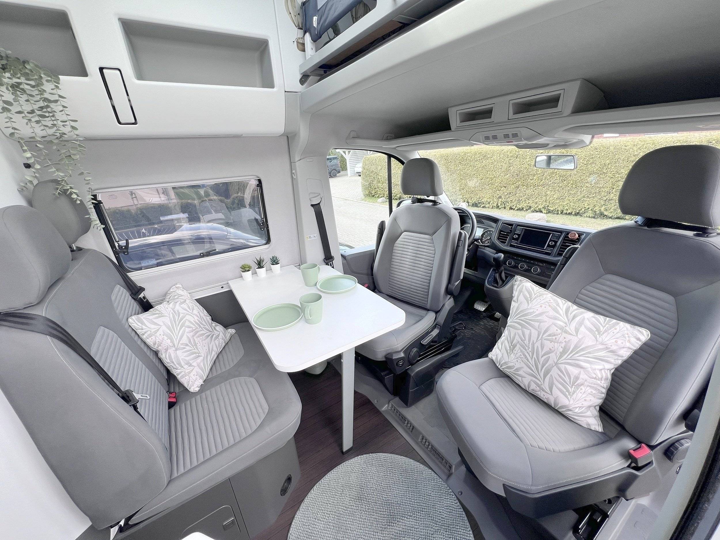 Dinette Volkswagen Grand California 600 - Yescapa