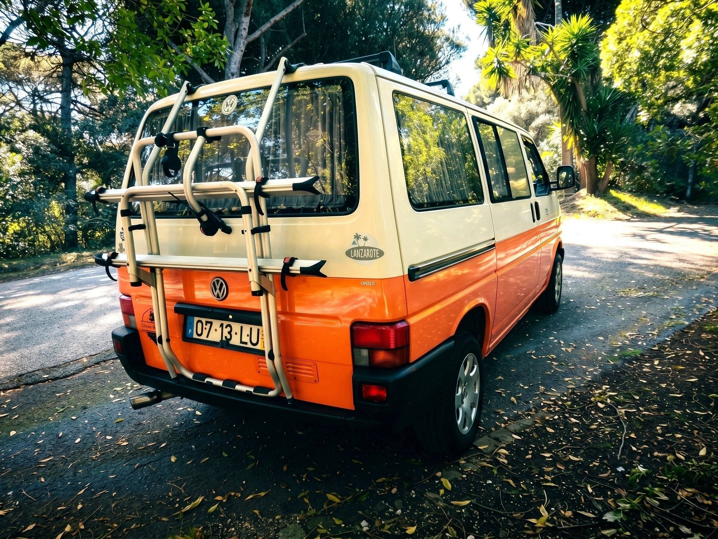 Front view from 3/4 Volkswagen Transporter T4 2.4D - Yescapa