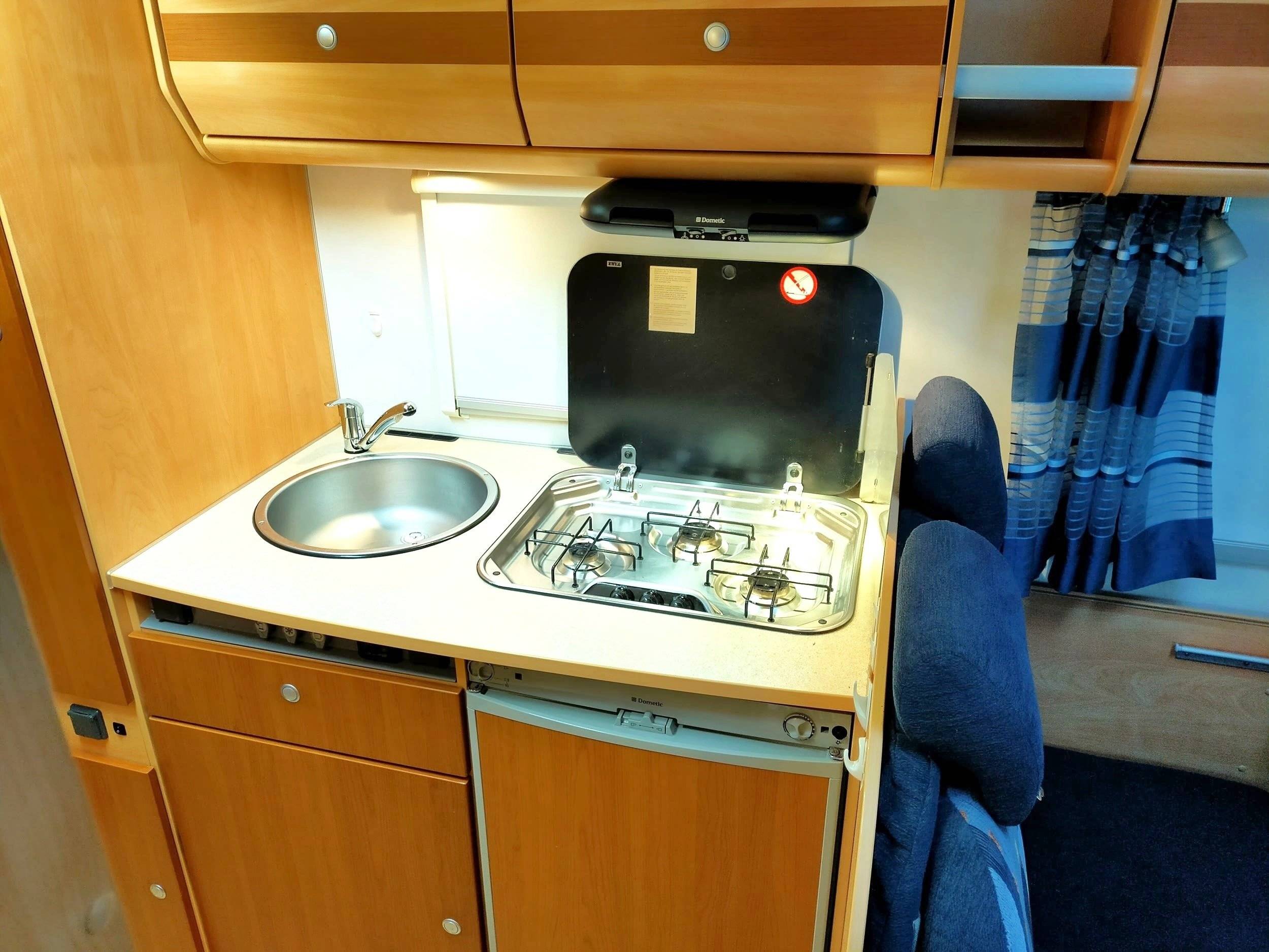 Kitchen Ford Transit 2,4 l TDCi 140 ch. - Yescapa