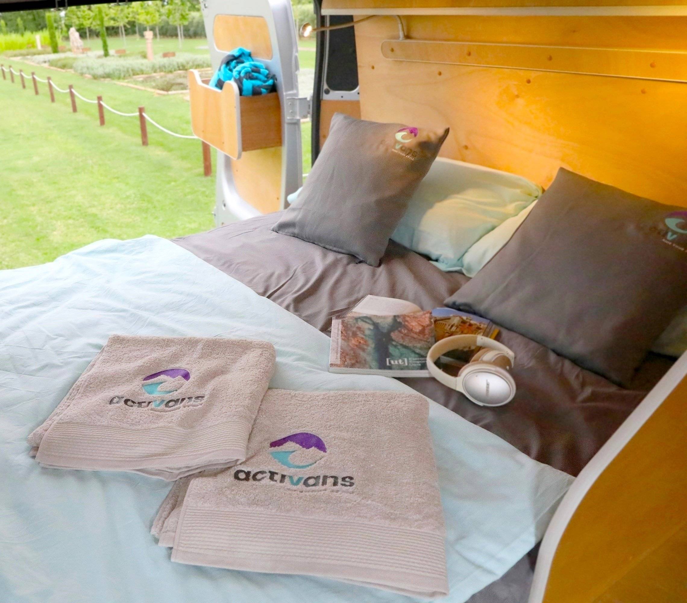 ACTIVANS SURF VAN 2 P. 