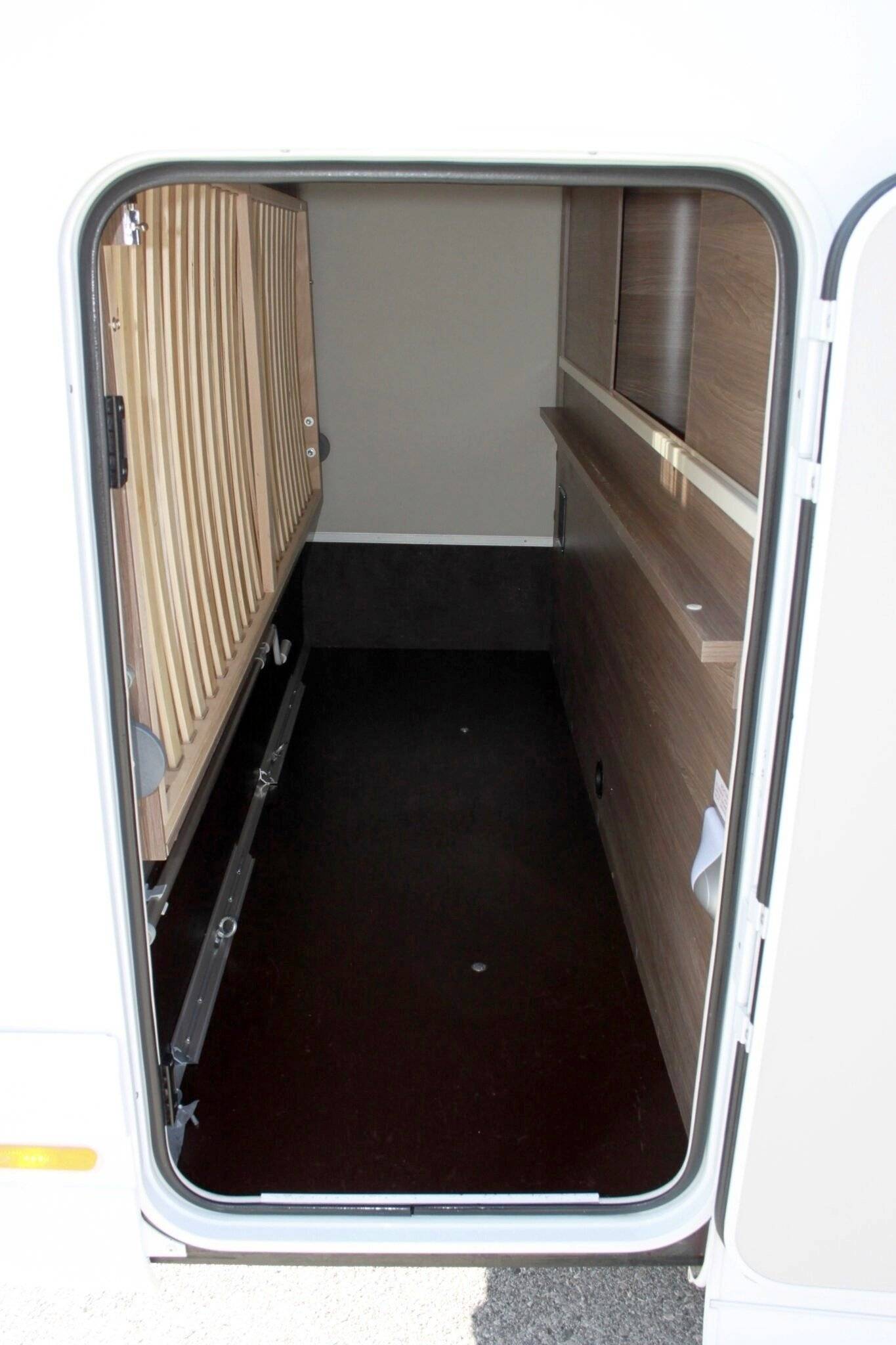 Knaus Live Traveller 600DKG