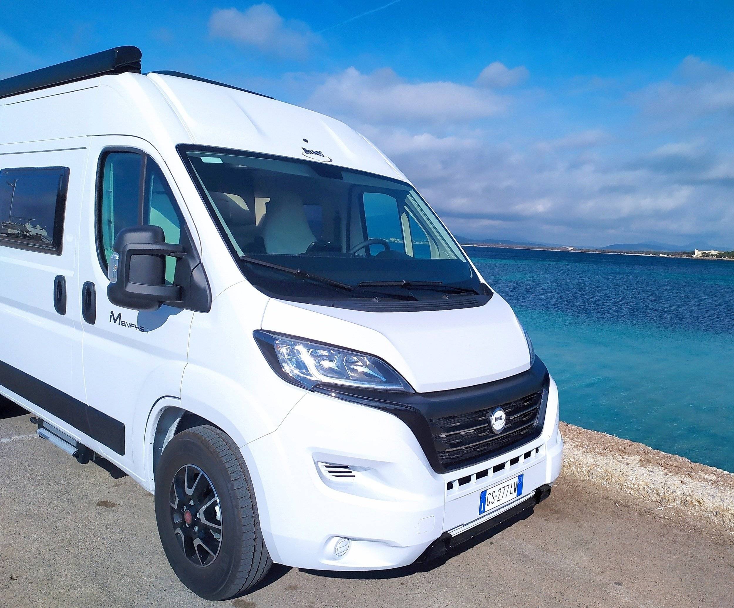 Front view from 3/4 casualvan - Yescapa