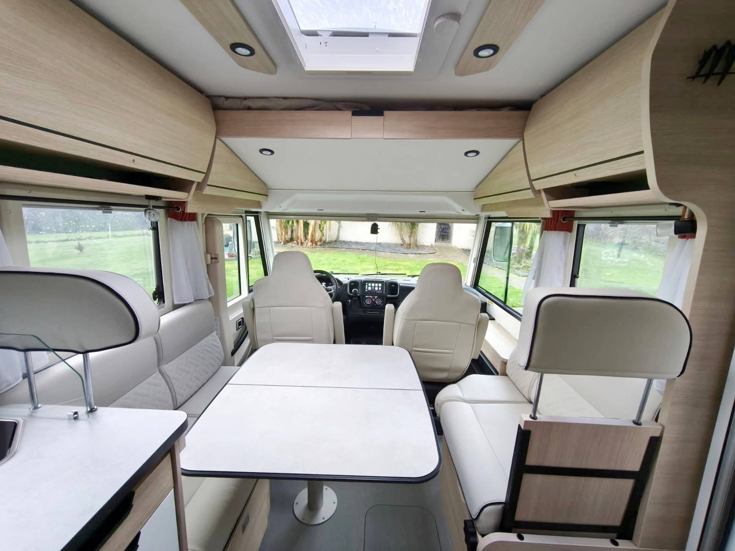 Dining Area Fiat Al-Ko 2,3 l 130 ch. - Yescapa