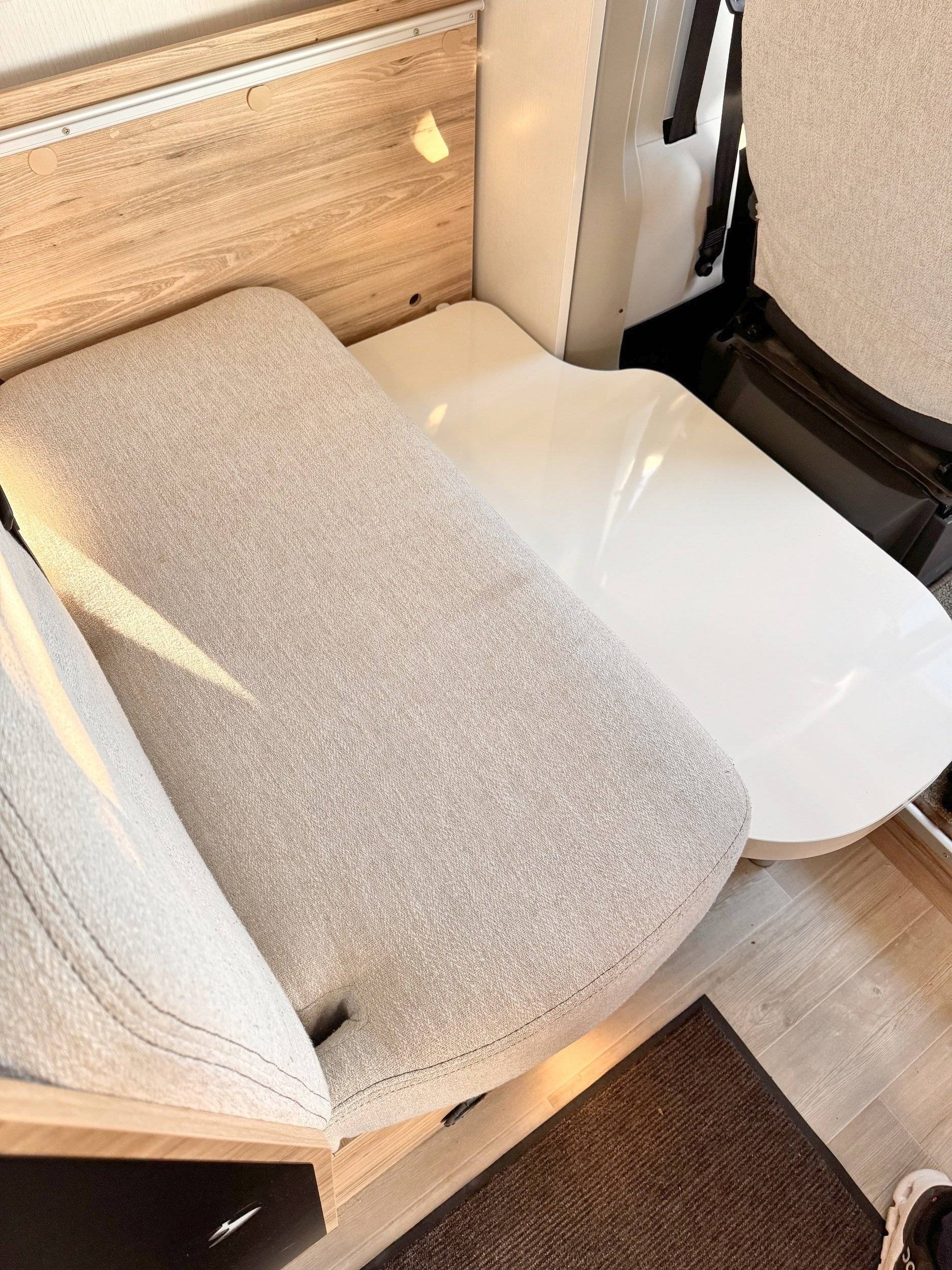 Coin repas Fiat Ducato 2,2 140cv - Yescapa