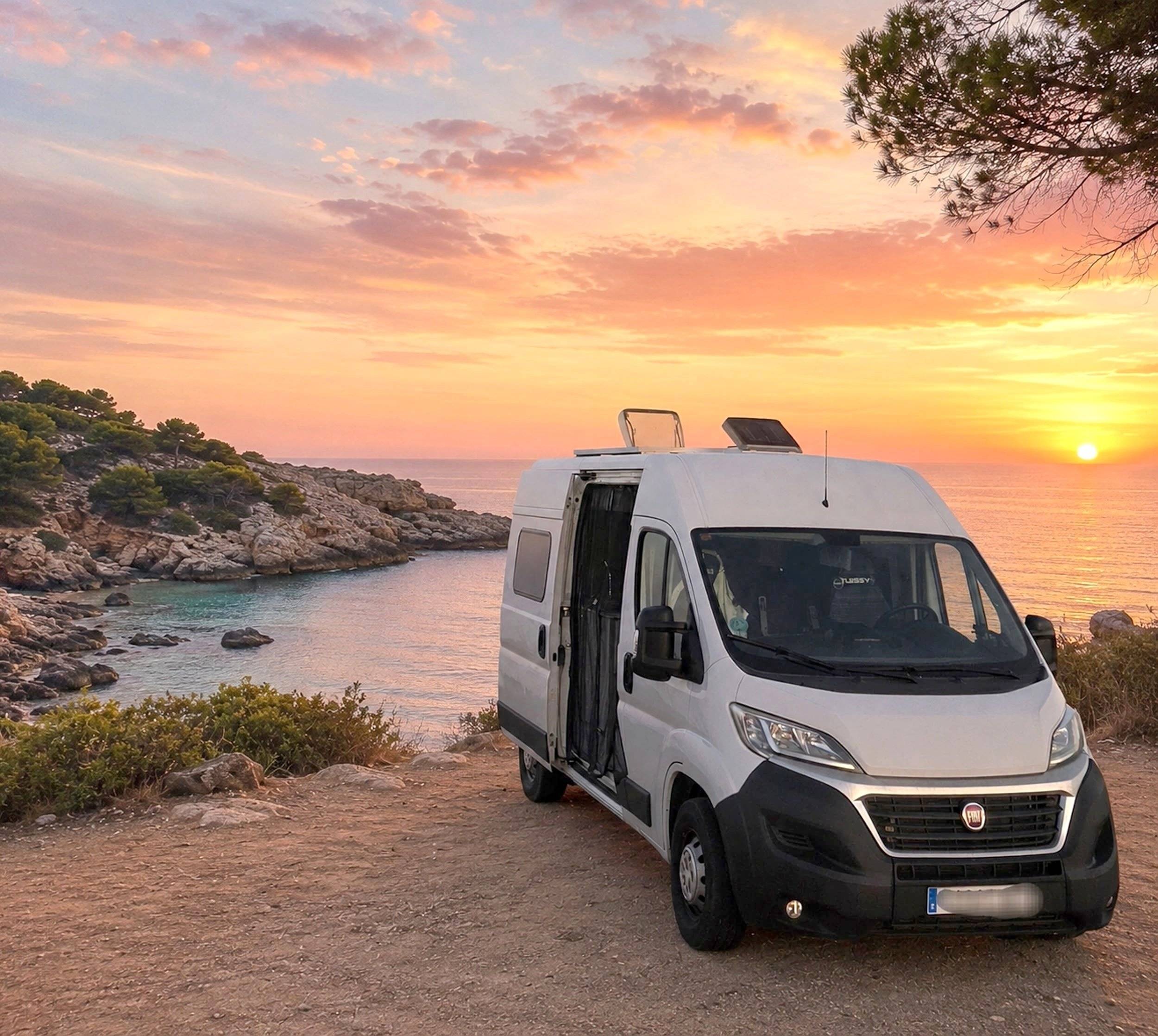 Vue avant de 3/4 Fiat Ducato 2,3 130 ch - Yescapa