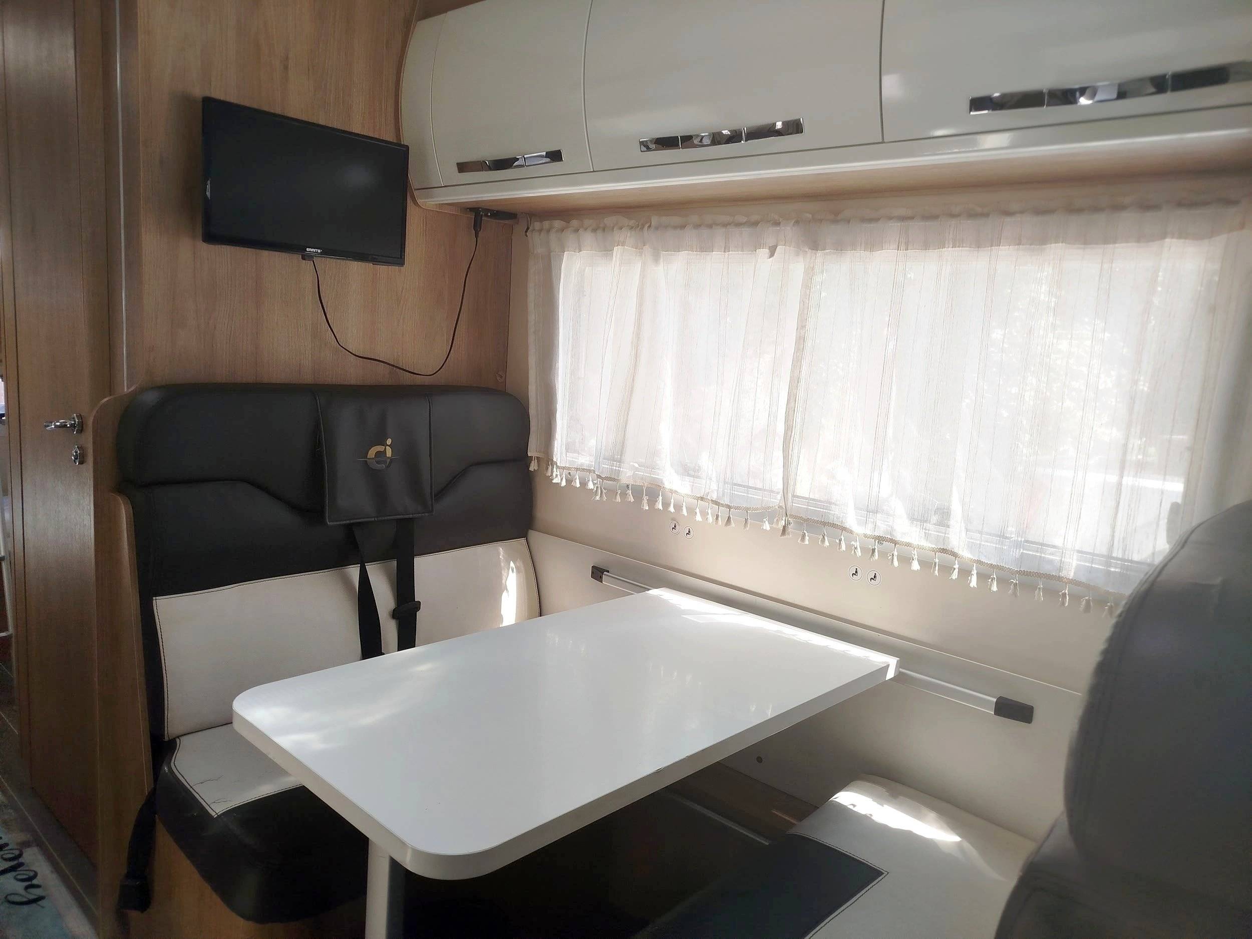 Comedor Fiat Ducato 2,0 l 130 ch - Yescapa
