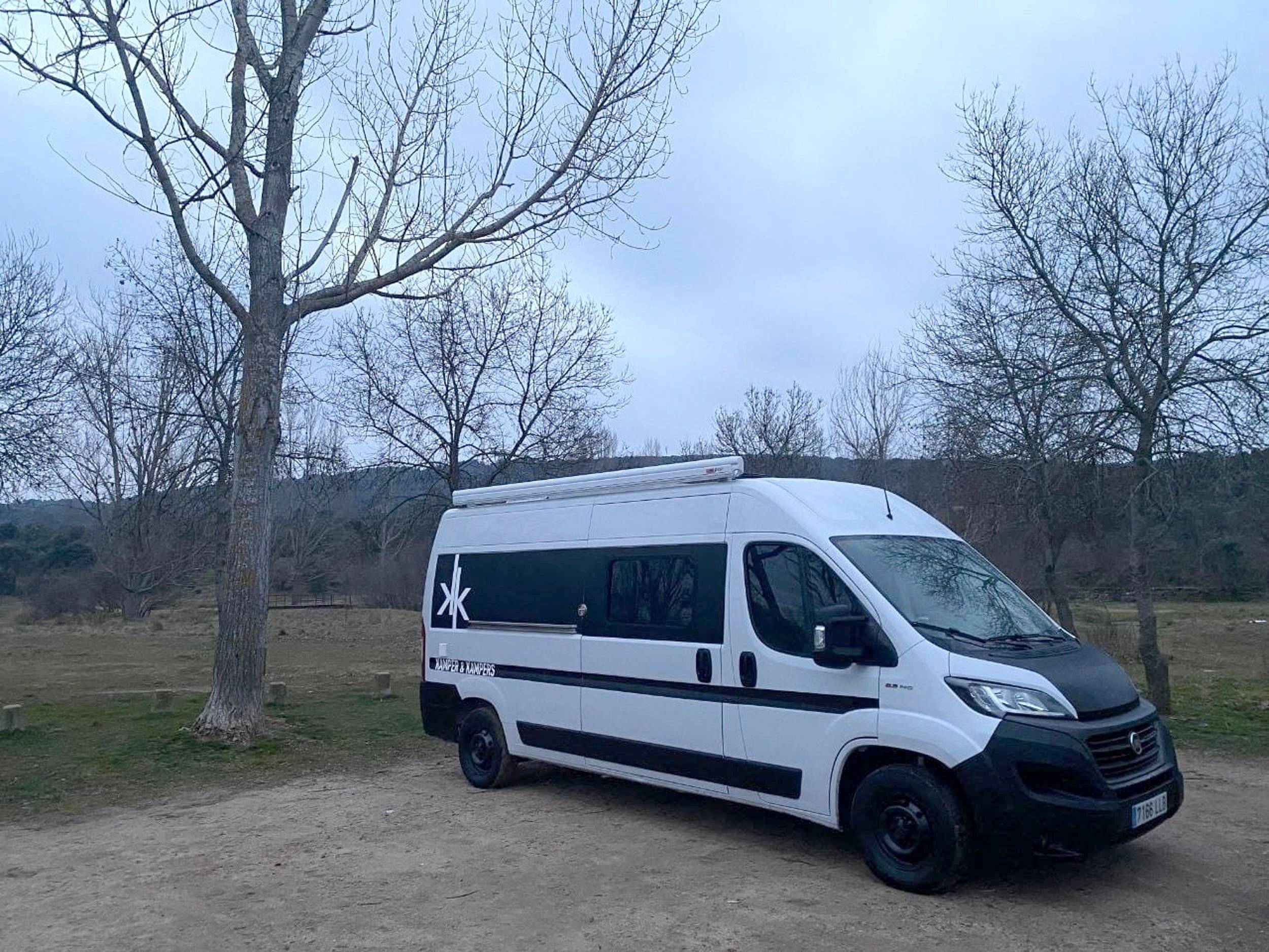 Vue avant de 3/4 Fiat Fiat Ducato 140 CV - Yescapa
