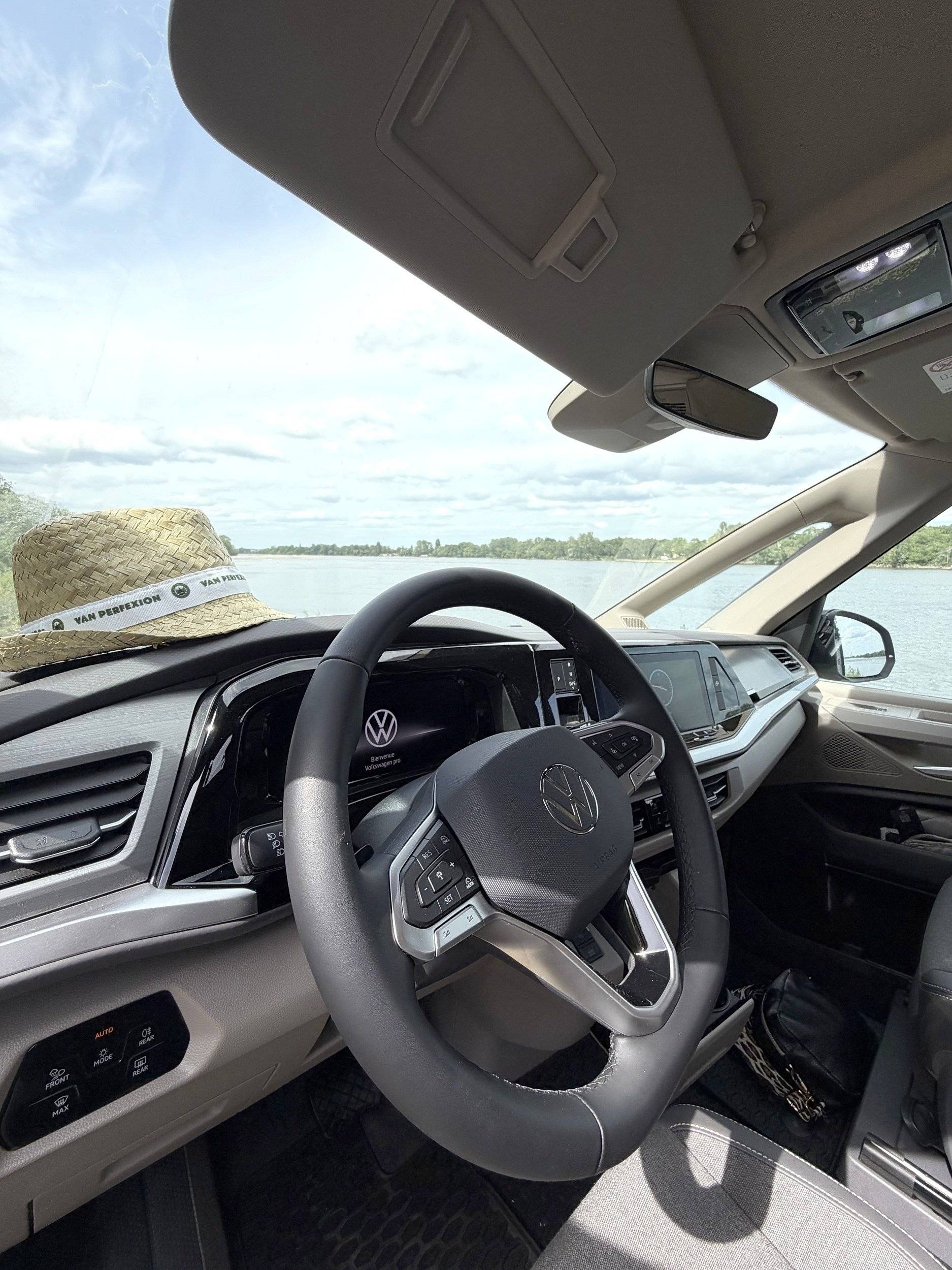 Driver's compartment Volkswagen california ocean T7 - Yescapa