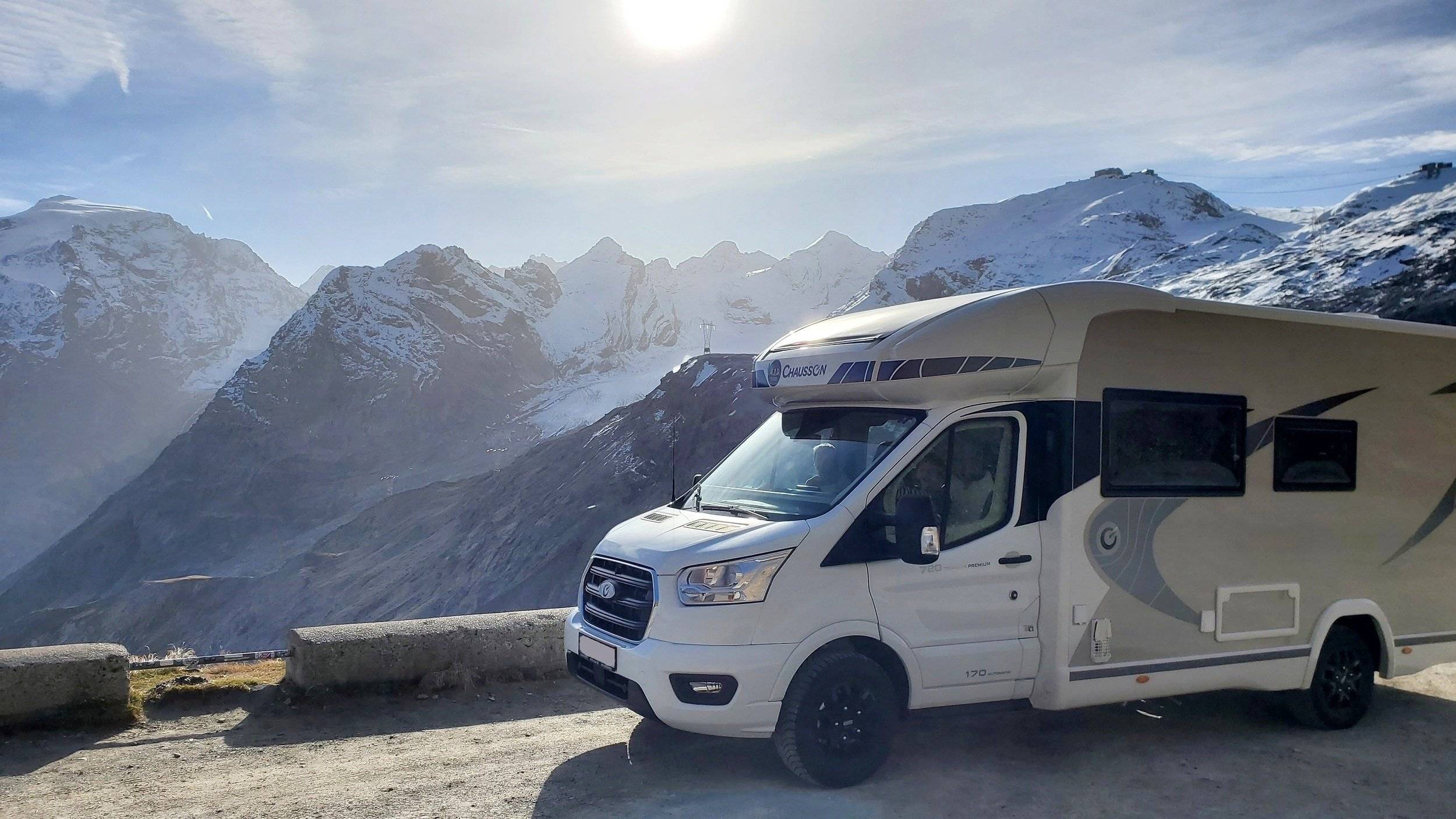 Vista de 3/4 Ford Transit Custom - Yescapa