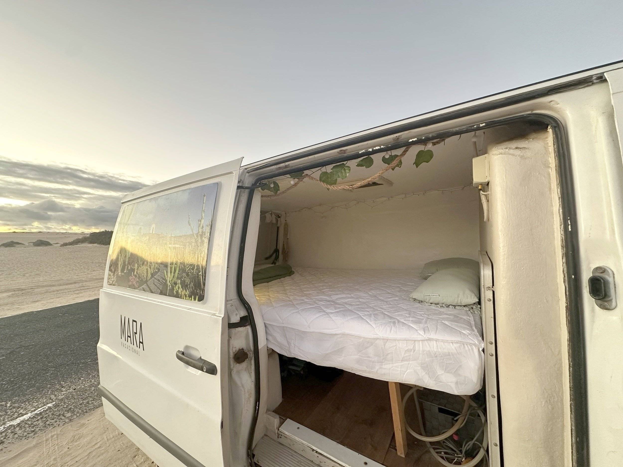 Couchages Mercedes Vito 108D 2.2l 79ch - Yescapa