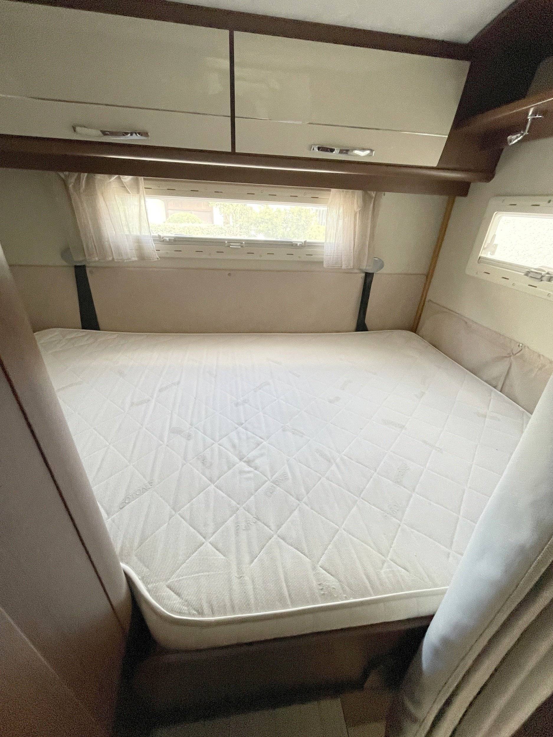 Couchages Fiat Ducato 2,3 l JTD 130 ch. - Yescapa