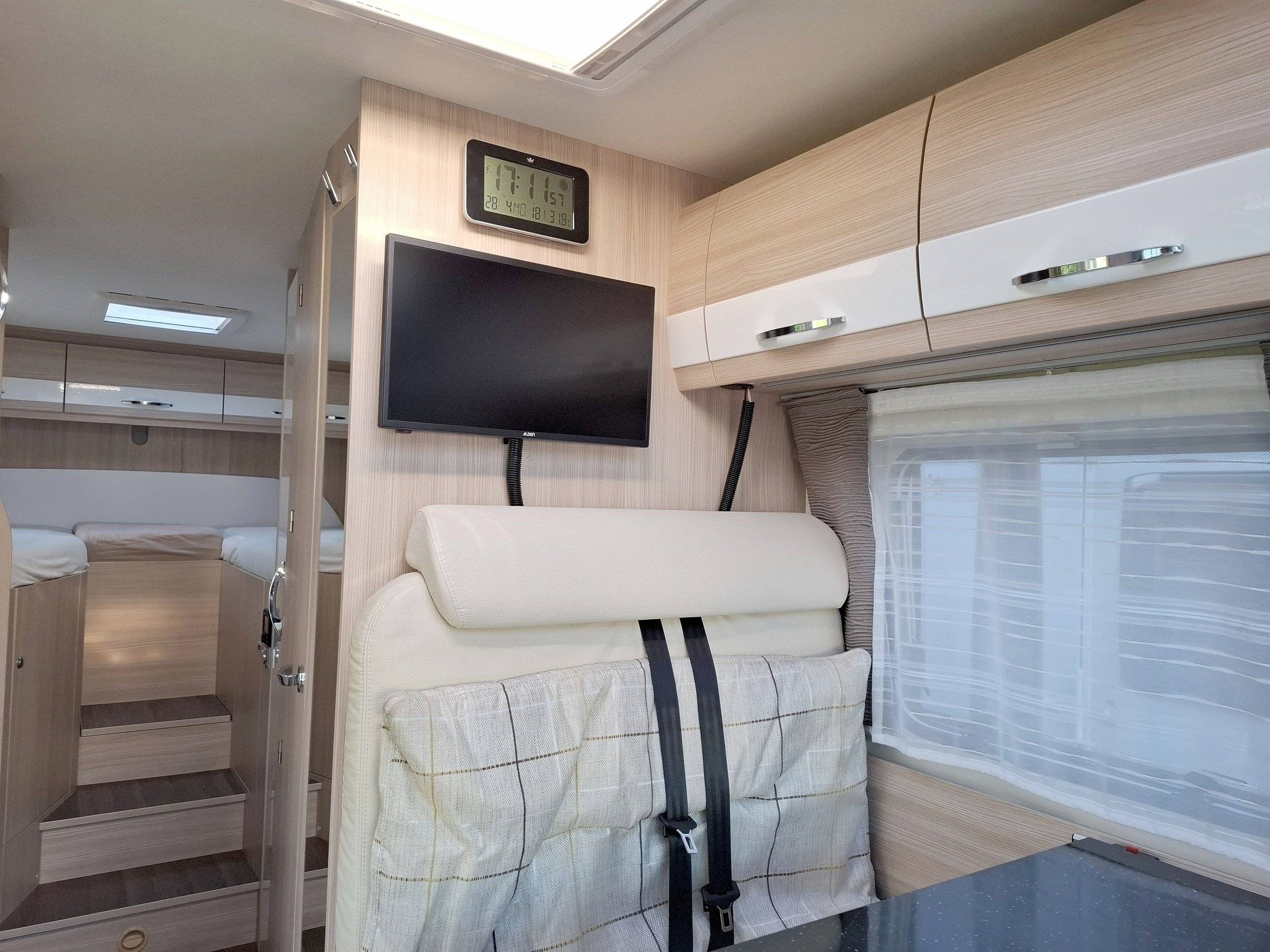 Bürstner Travel Van T690