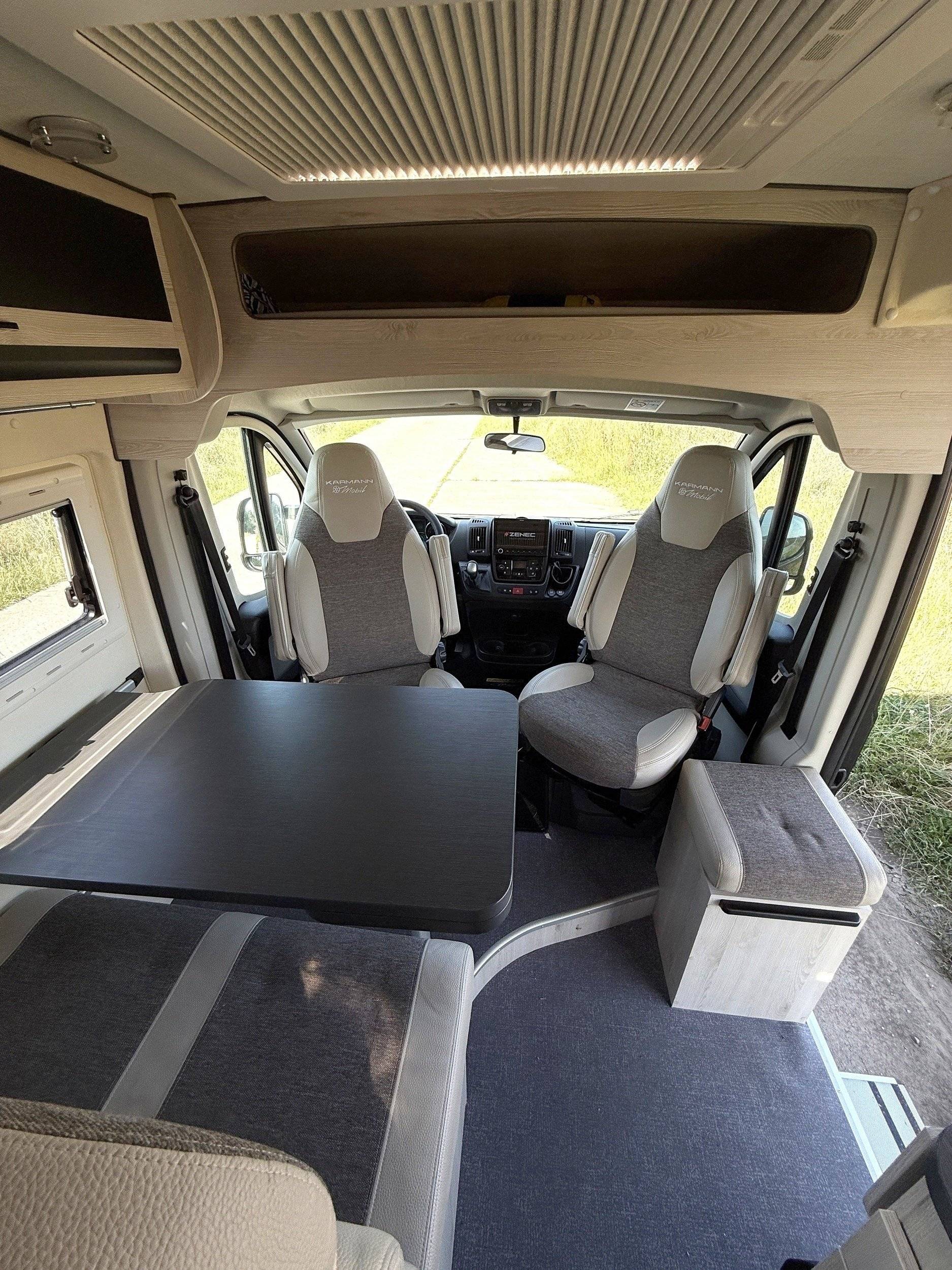 Dining Area Fiat Fiat Ducato Dexter Karmann - Yescapa