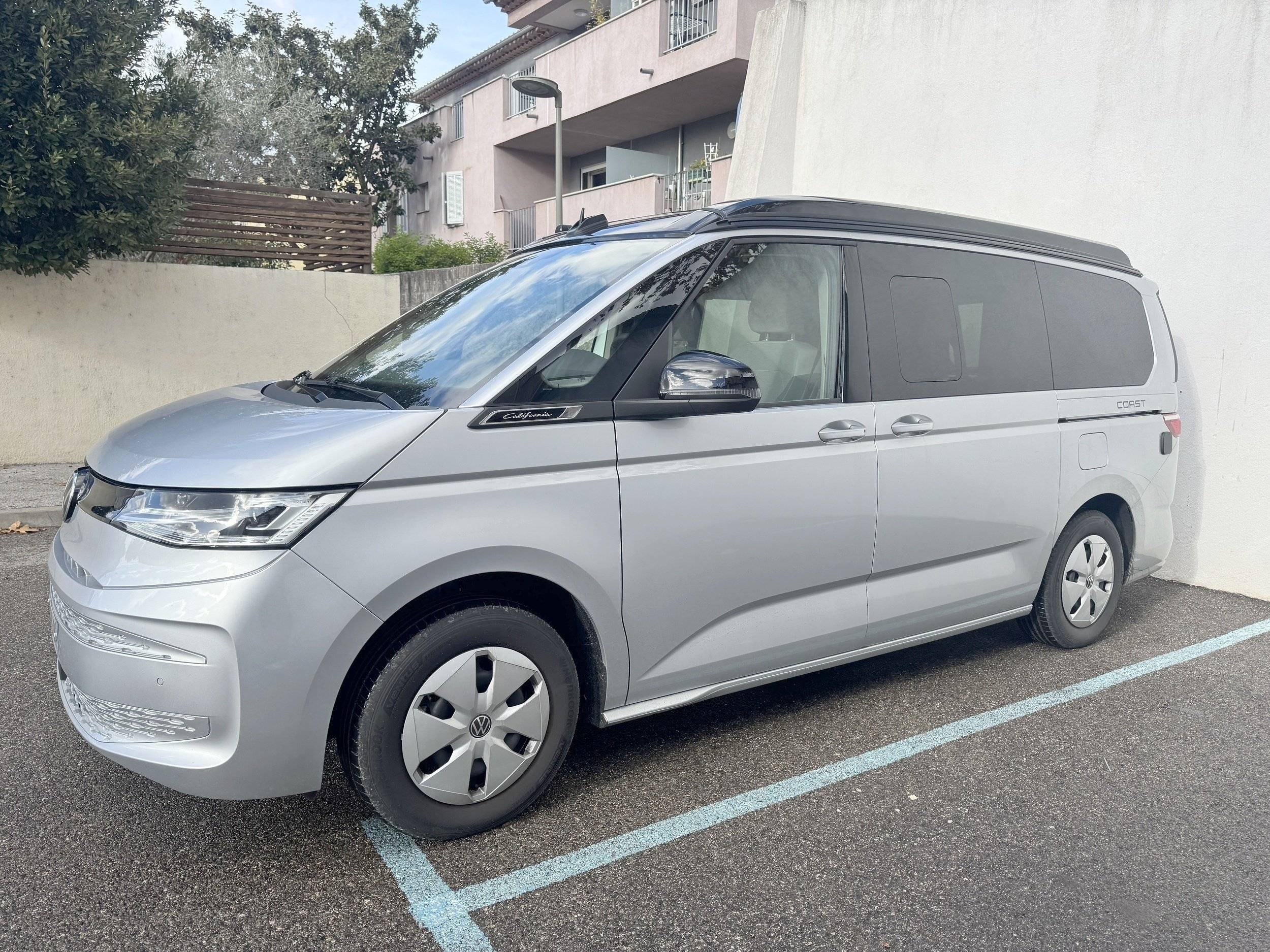 Vue arrière Volkswagen VOLKSWAGEN CALIFORNIA - Yescapa