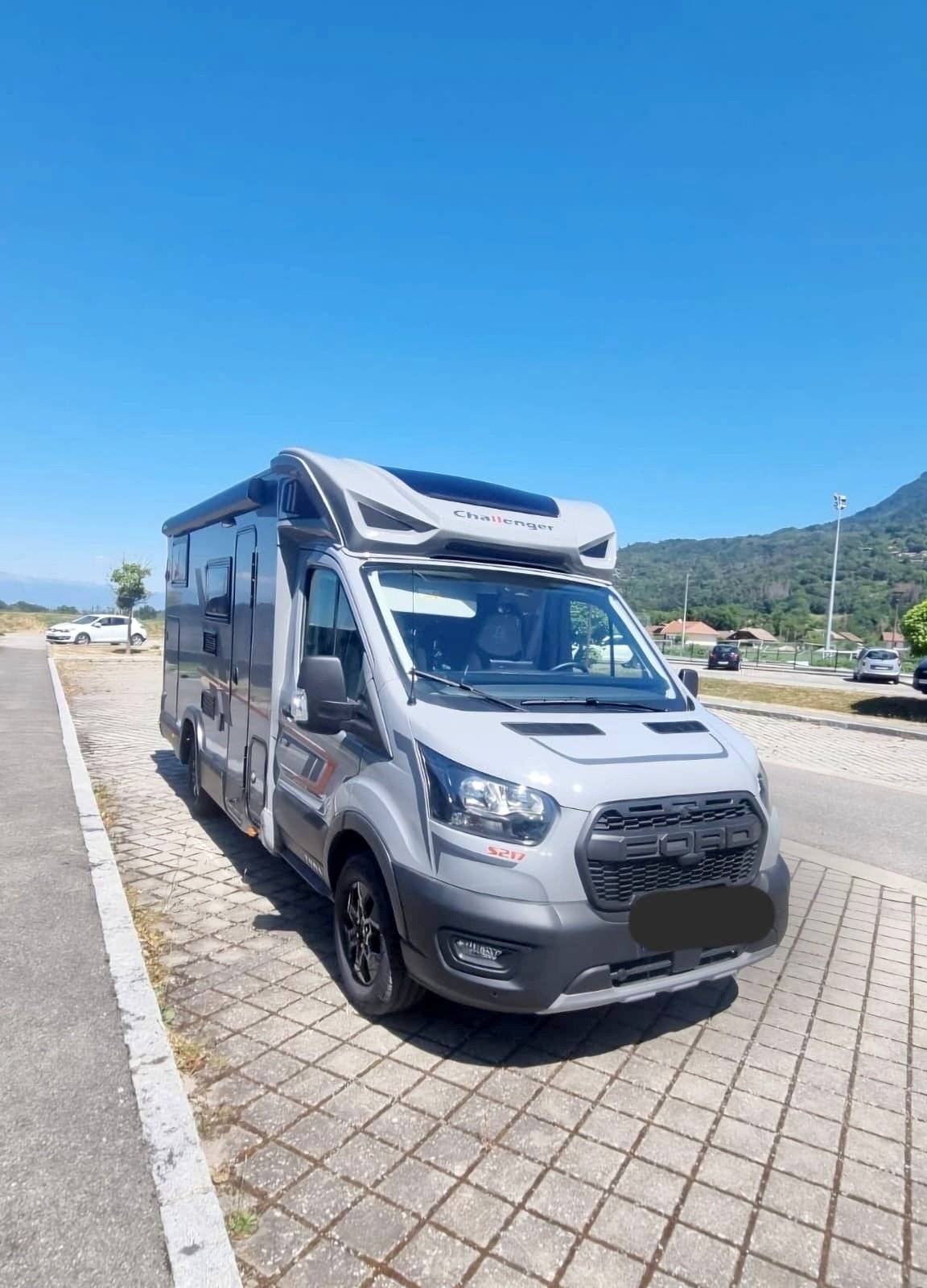 Challenger ford transit