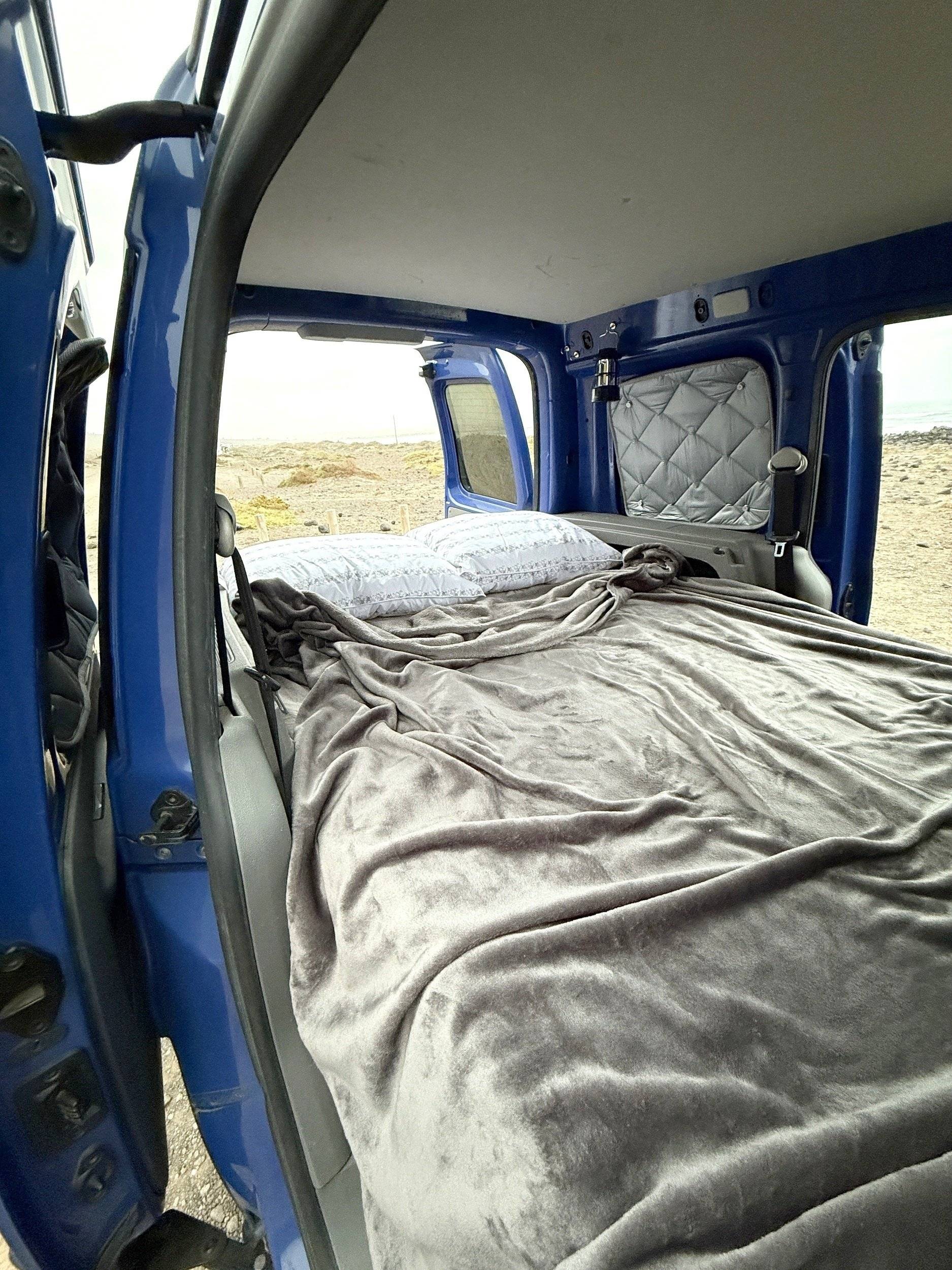 Dormidas Volkswagen Caddy 1,6 l 75 ch - Yescapa