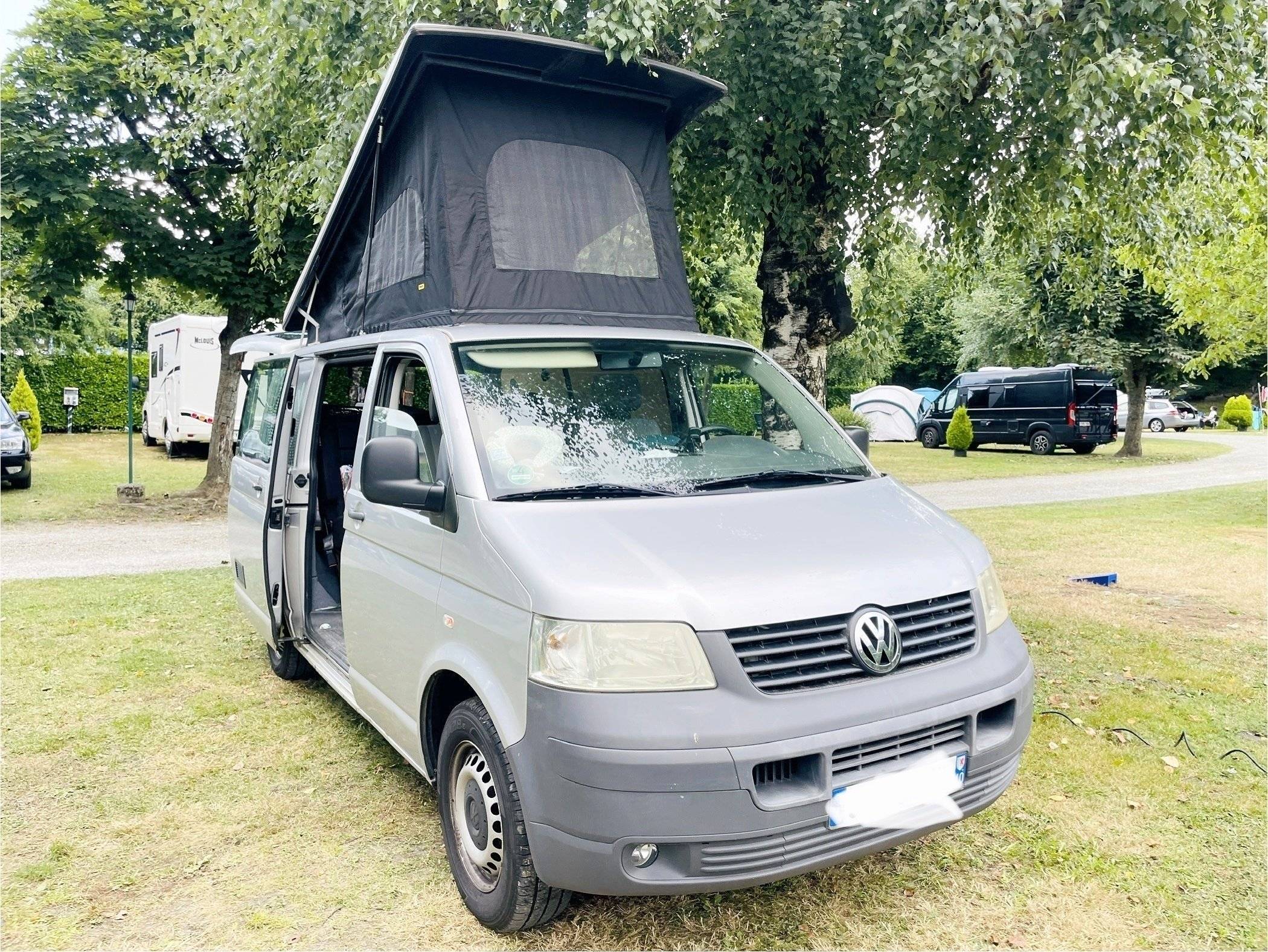 Menjador Volkswagen Volkswagen Transporter 5 - Yescapa