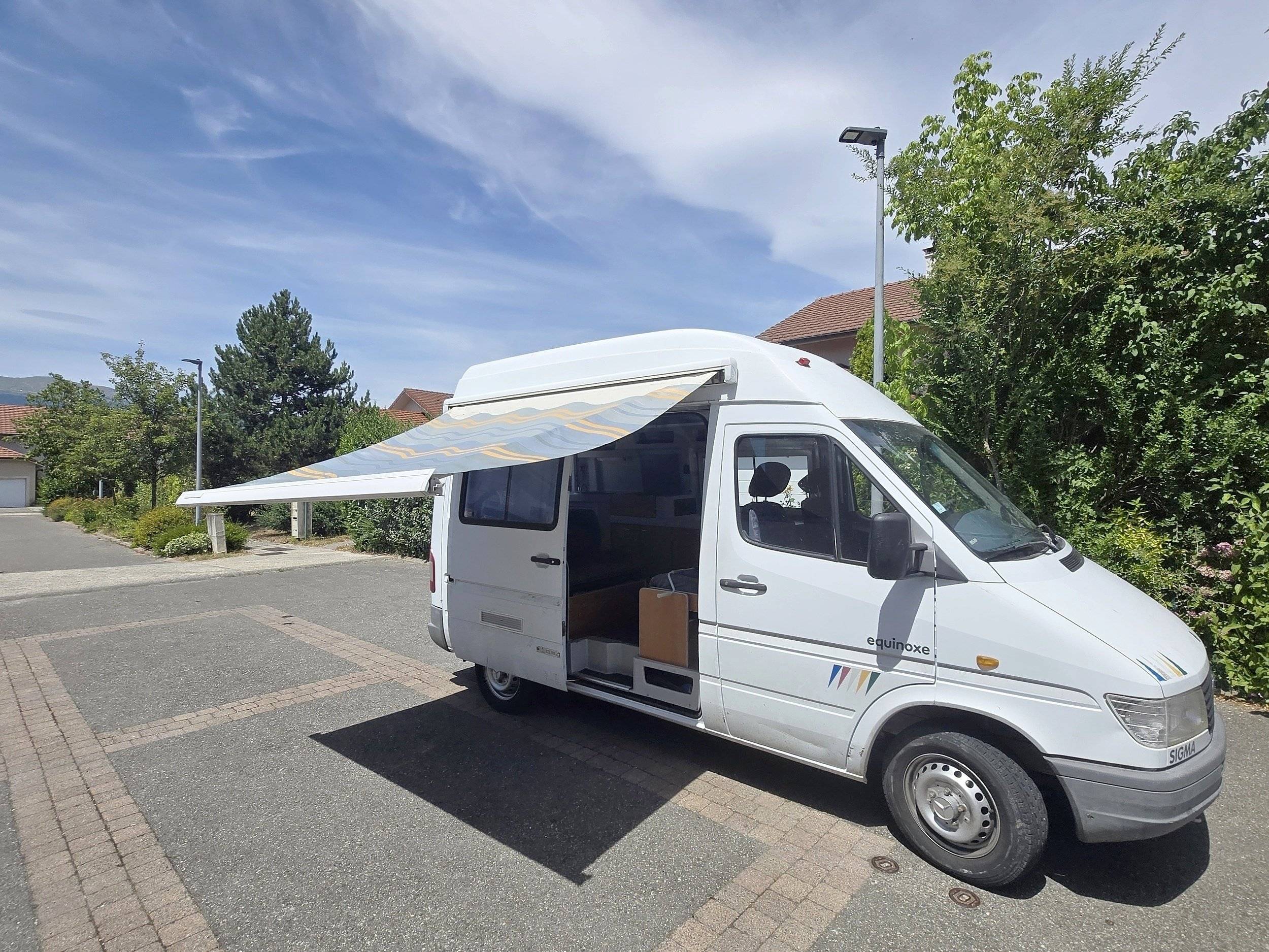 Voorkant 3/4 Mercedes Sprinter 2,2 l 115 ch - Yescapa
