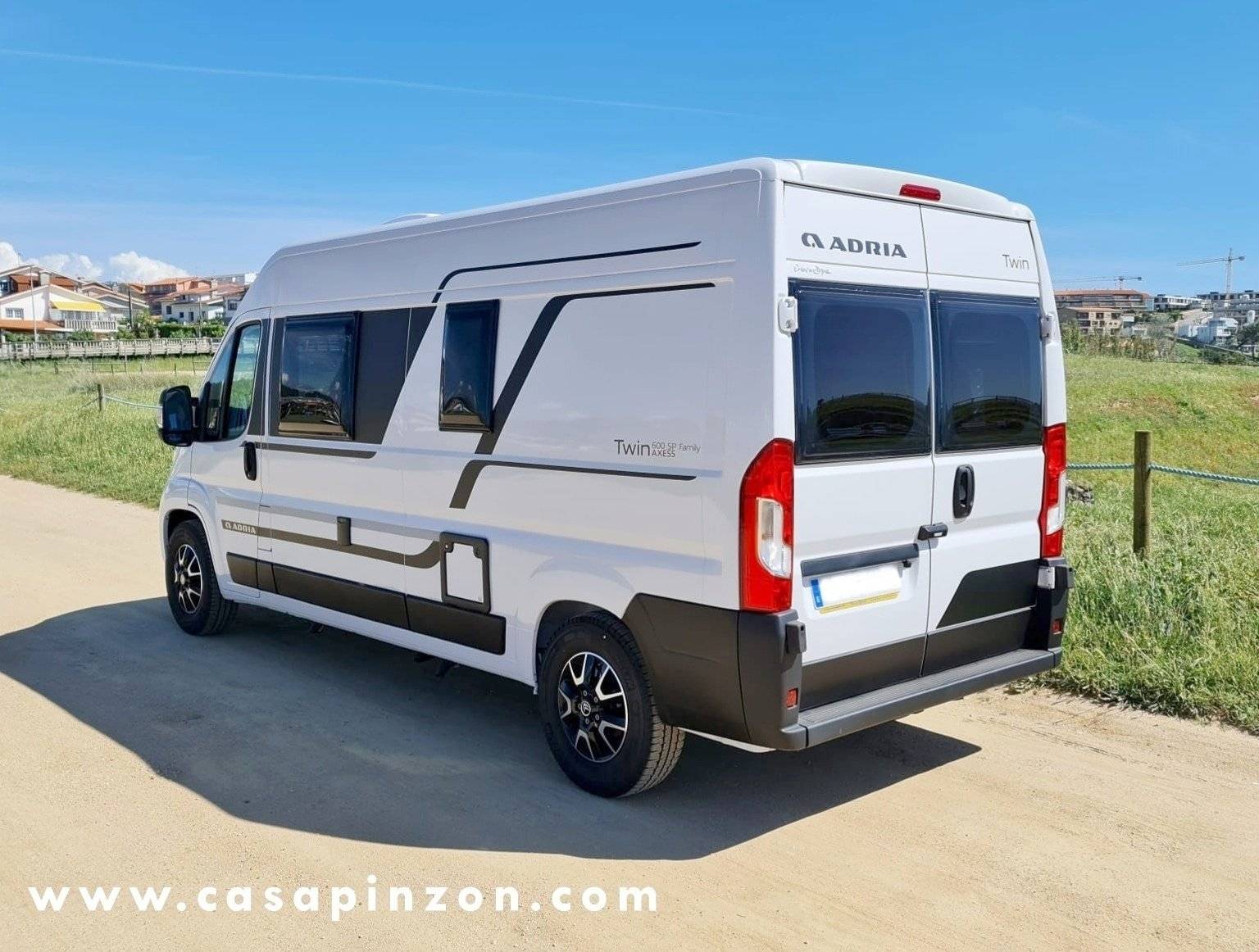 Adria adria twin axess 600 sp family