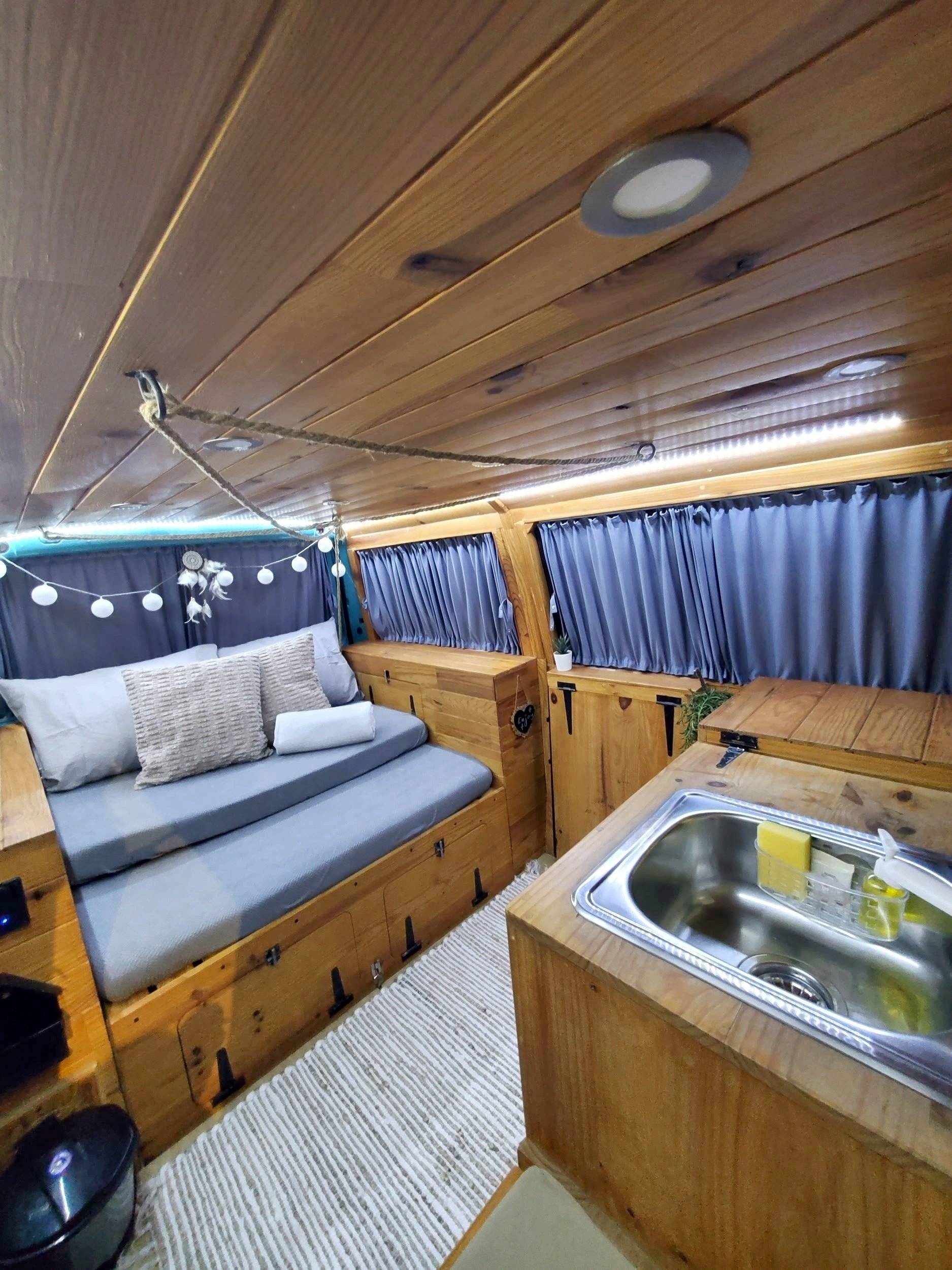 Volkswagen Transporter T4 2.4D