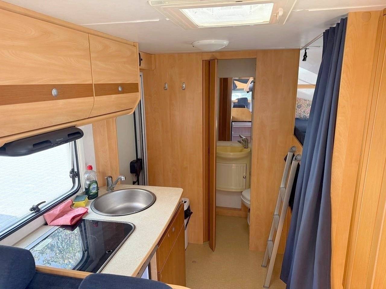 Sunlight Ford Transit 2.4 tdci