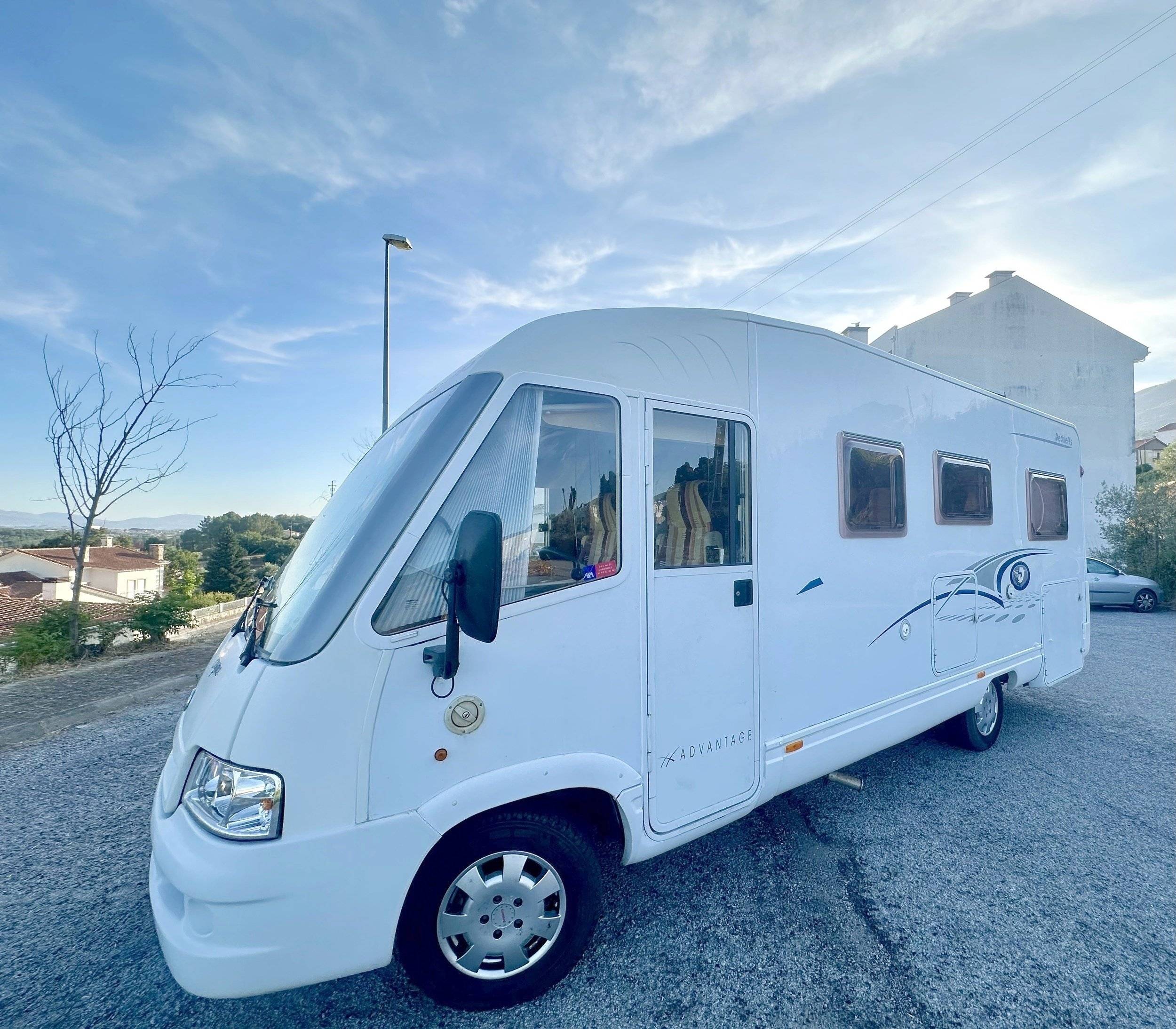 Front view from 3/4 Fiat - Yescapa
