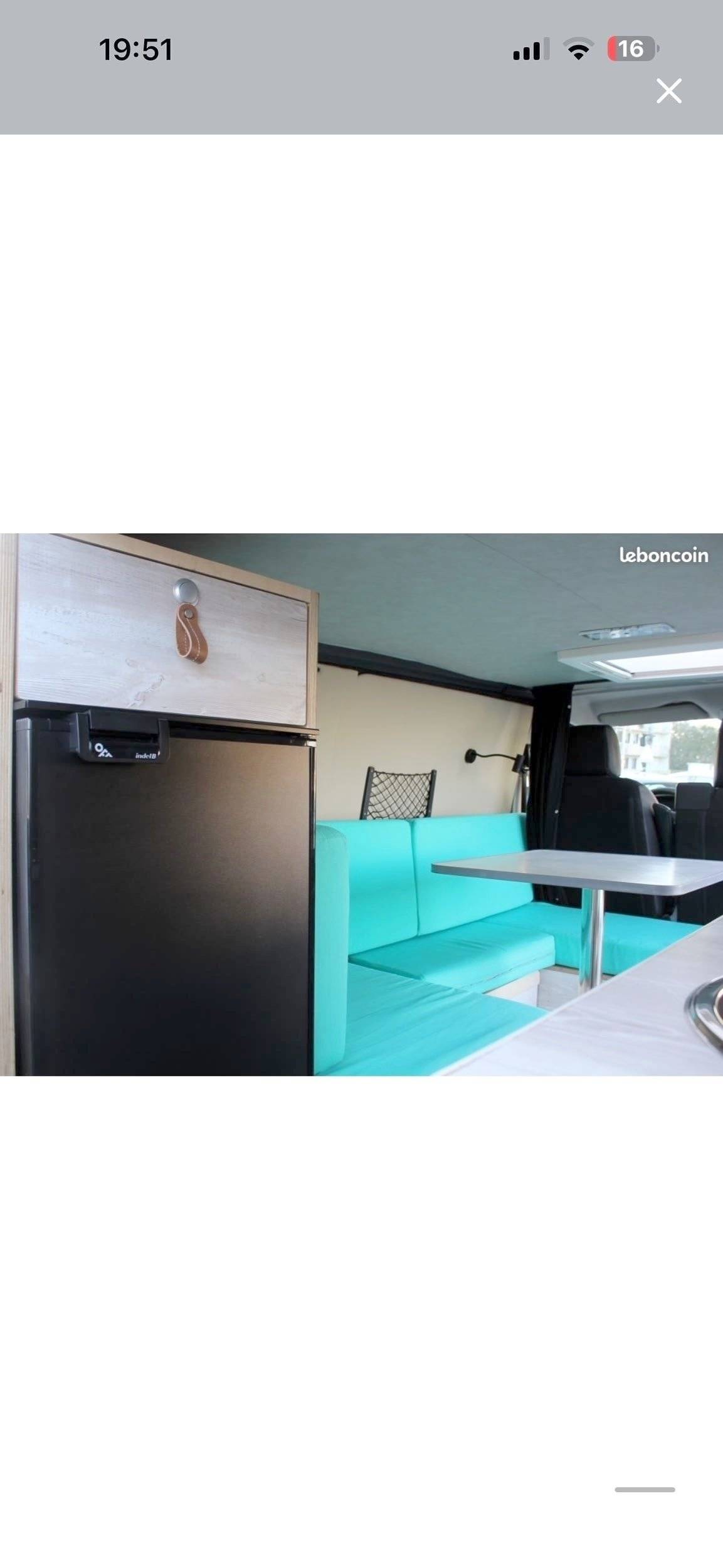 Dining Area Citroën Jumpy 2,2 l 120 ch - Yescapa