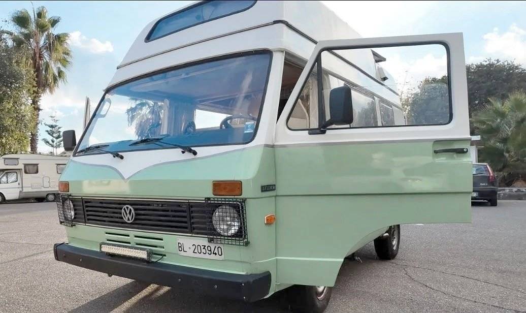 Front view from 3/4  - Yescapa