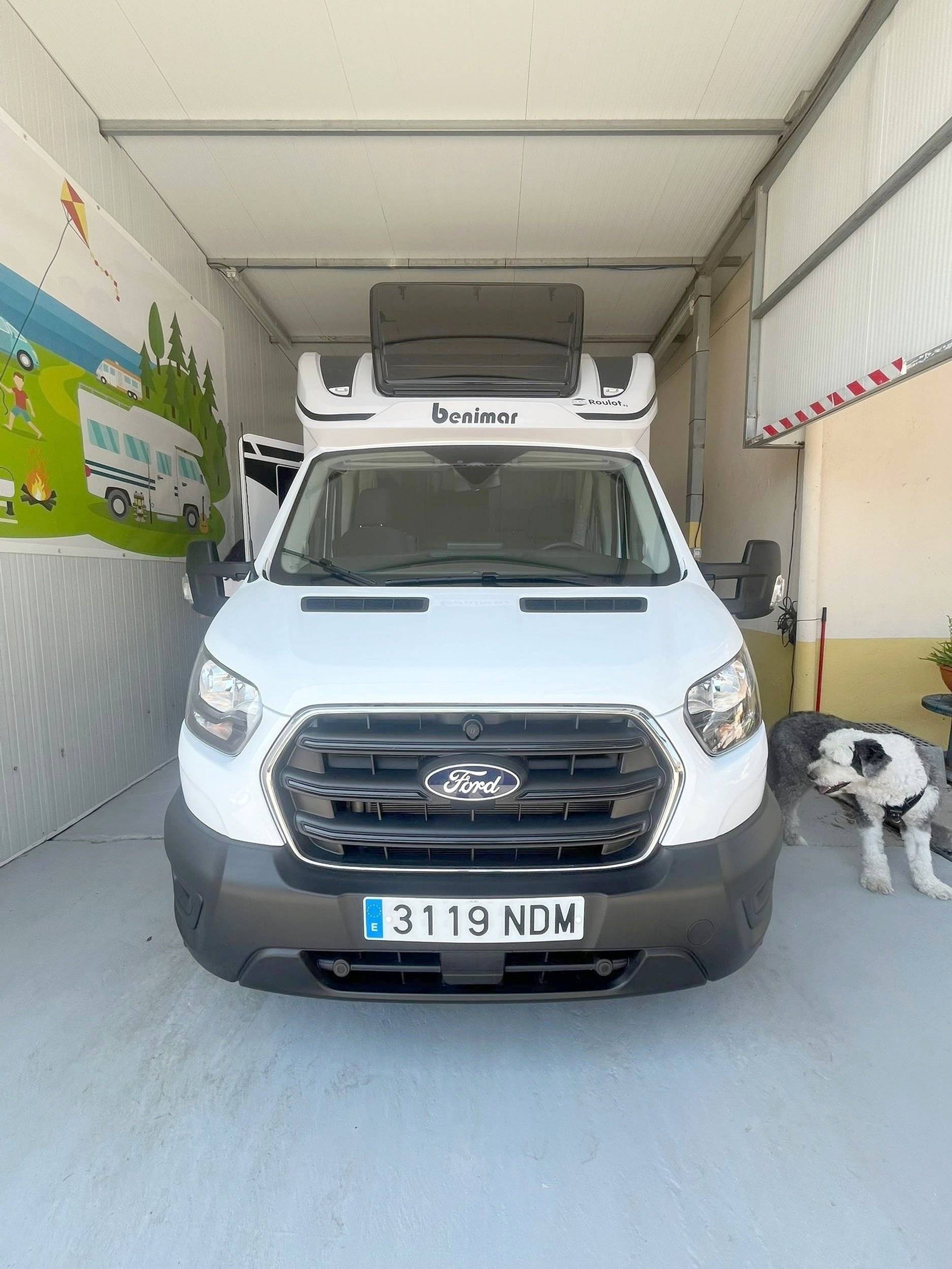 Voorkant 3/4 Ford Transit 2,0 l 130 ch - Yescapa
