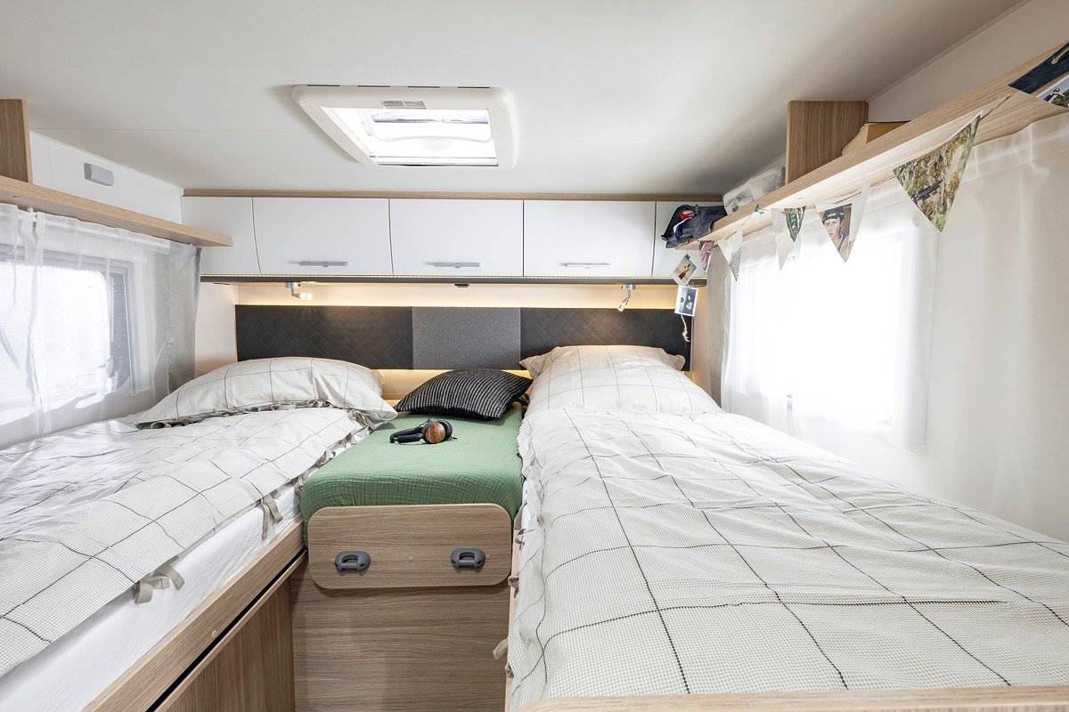 Plazas en cama Sunlight T 67 - Yescapa