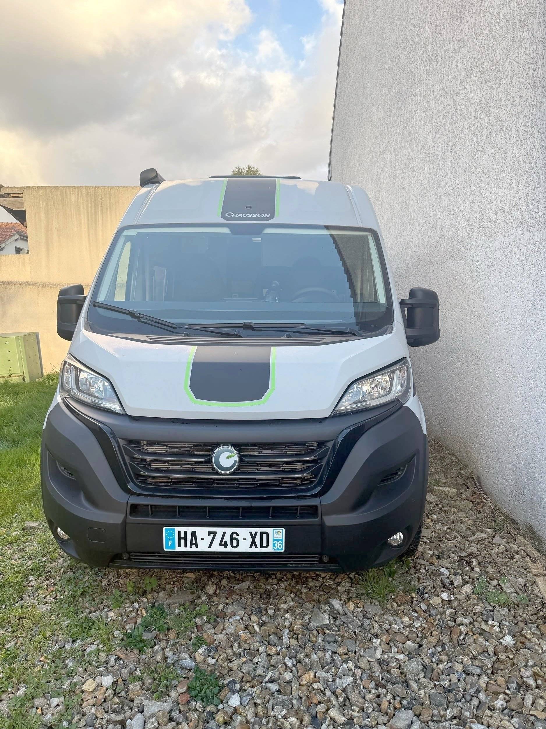 Chausson V690