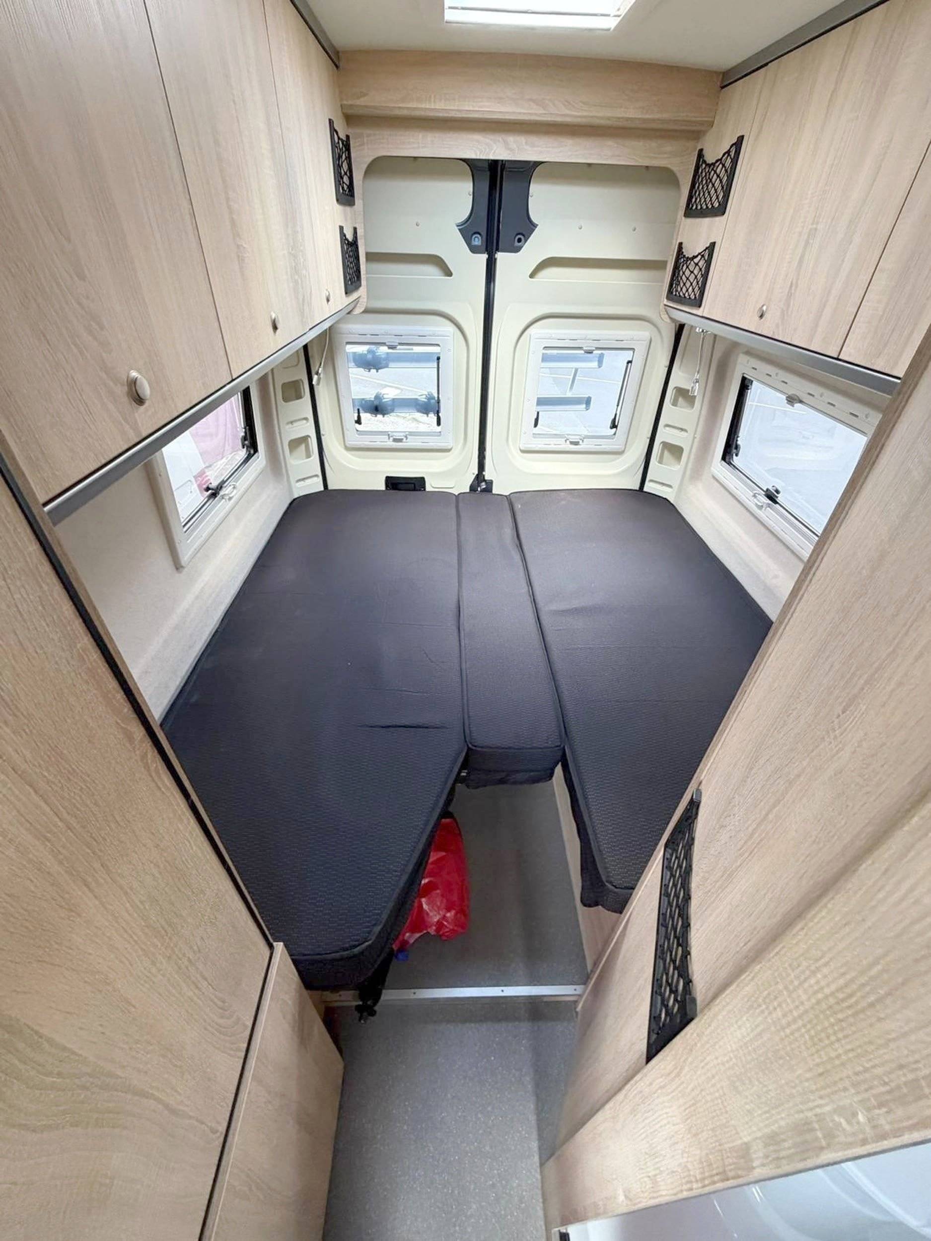 Berth Fiat DUCATO - Yescapa