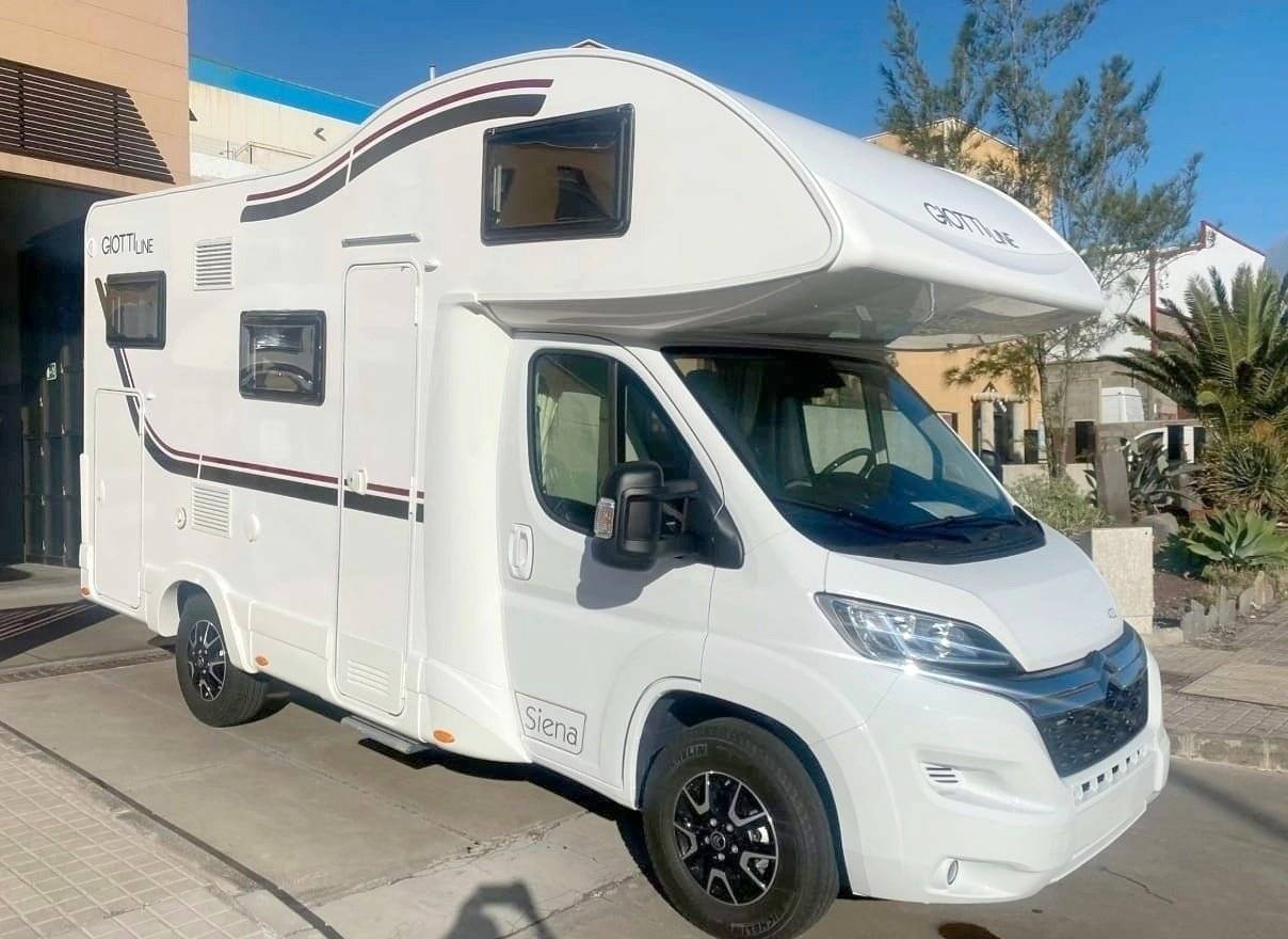 Front view from 3/4 Citroën Citroën - Yescapa