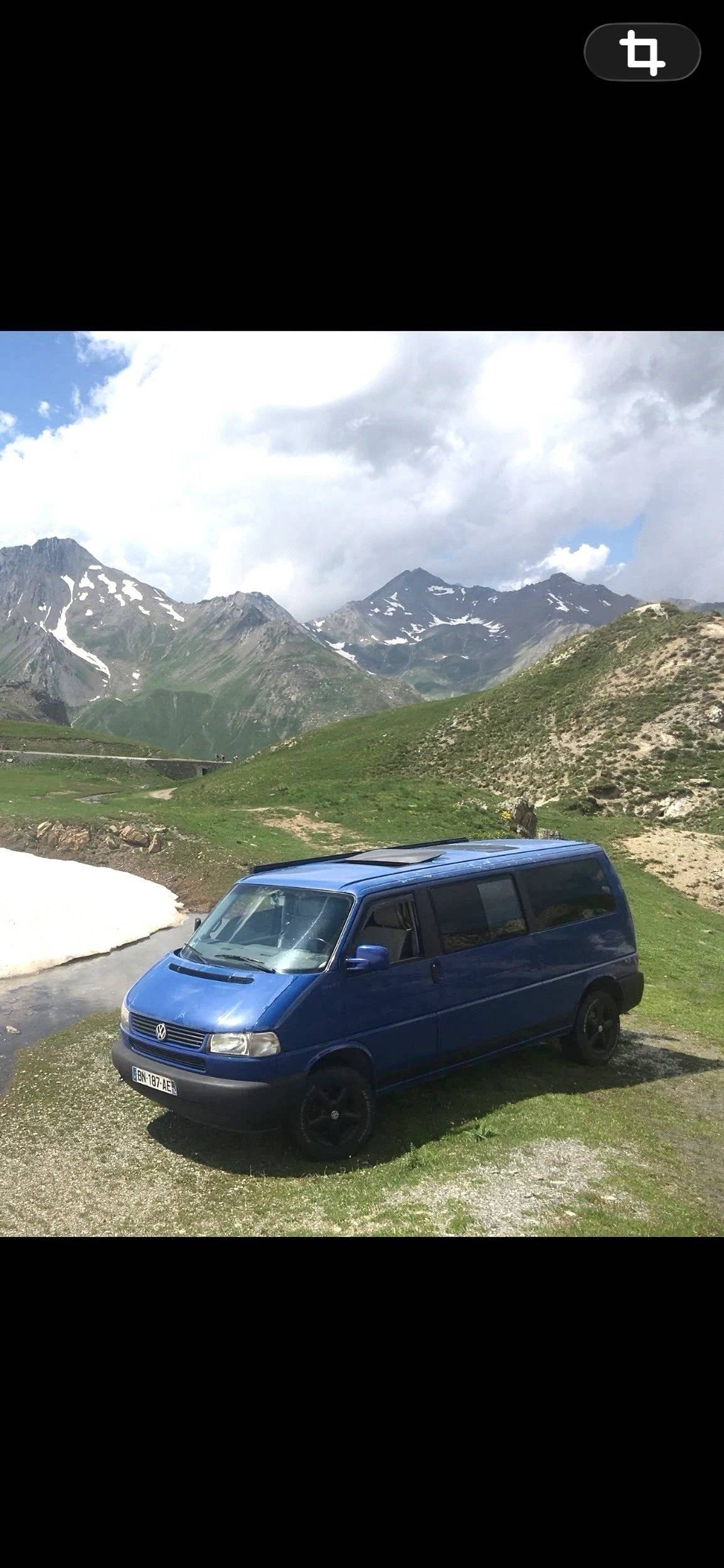 Front view from 3/4 Volkswagen T4 syncro2,5 l TDI 102 ch - Yescapa