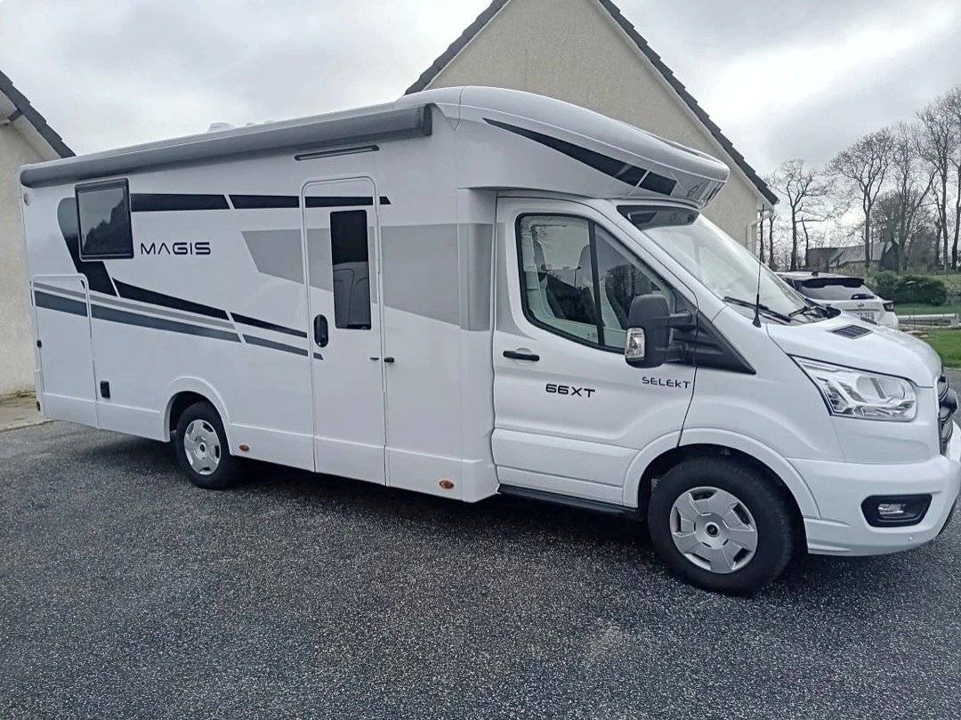 Vista del vehículo ángulo delantero  - Yescapa