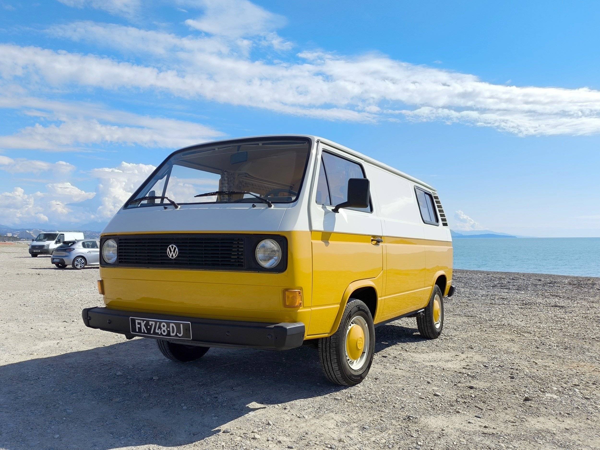 schräge Vorderansicht Volkswagen Volkswagen T3 - Yescapa
