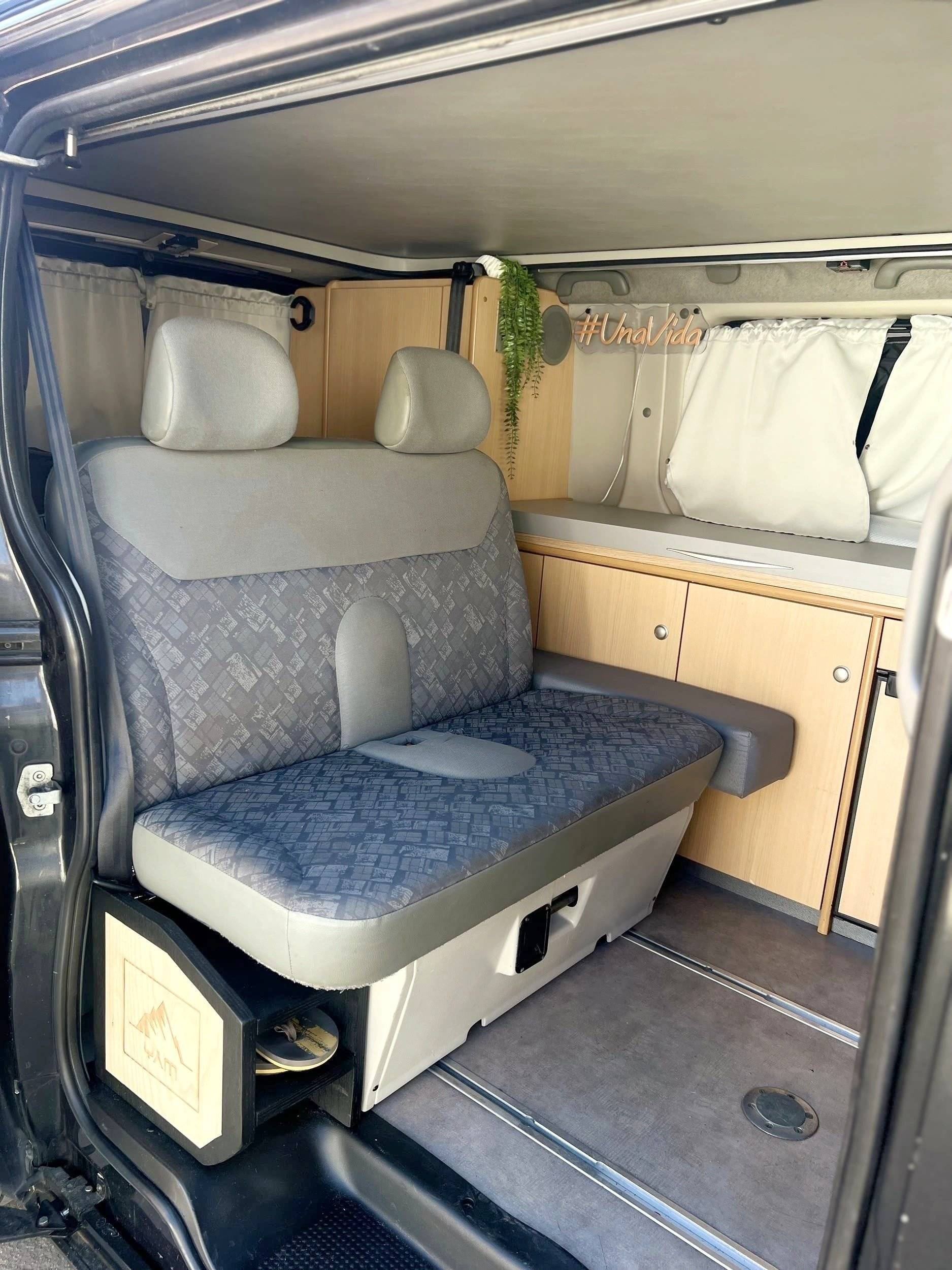 Dinette Opel Vivaro - Yescapa