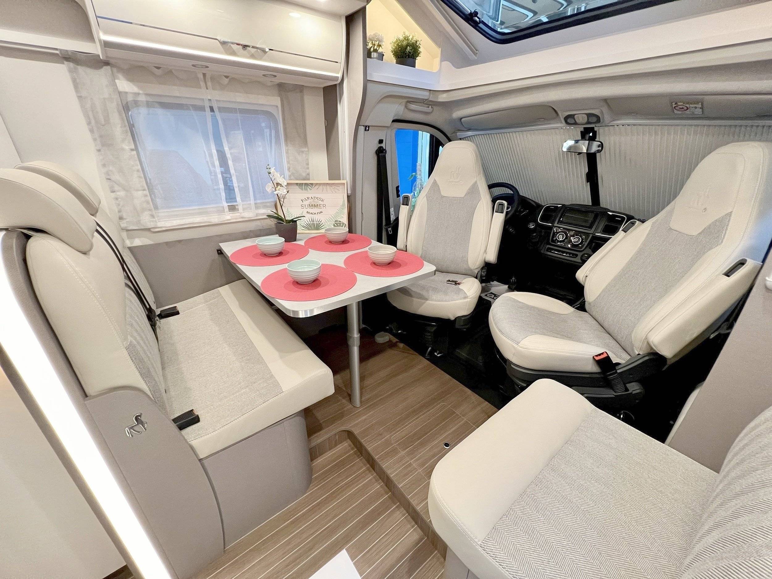 Coin repas Fiat Fiat Ducato, 2.3 l 140 Multijet, Euro 6d-Temp - Yescapa