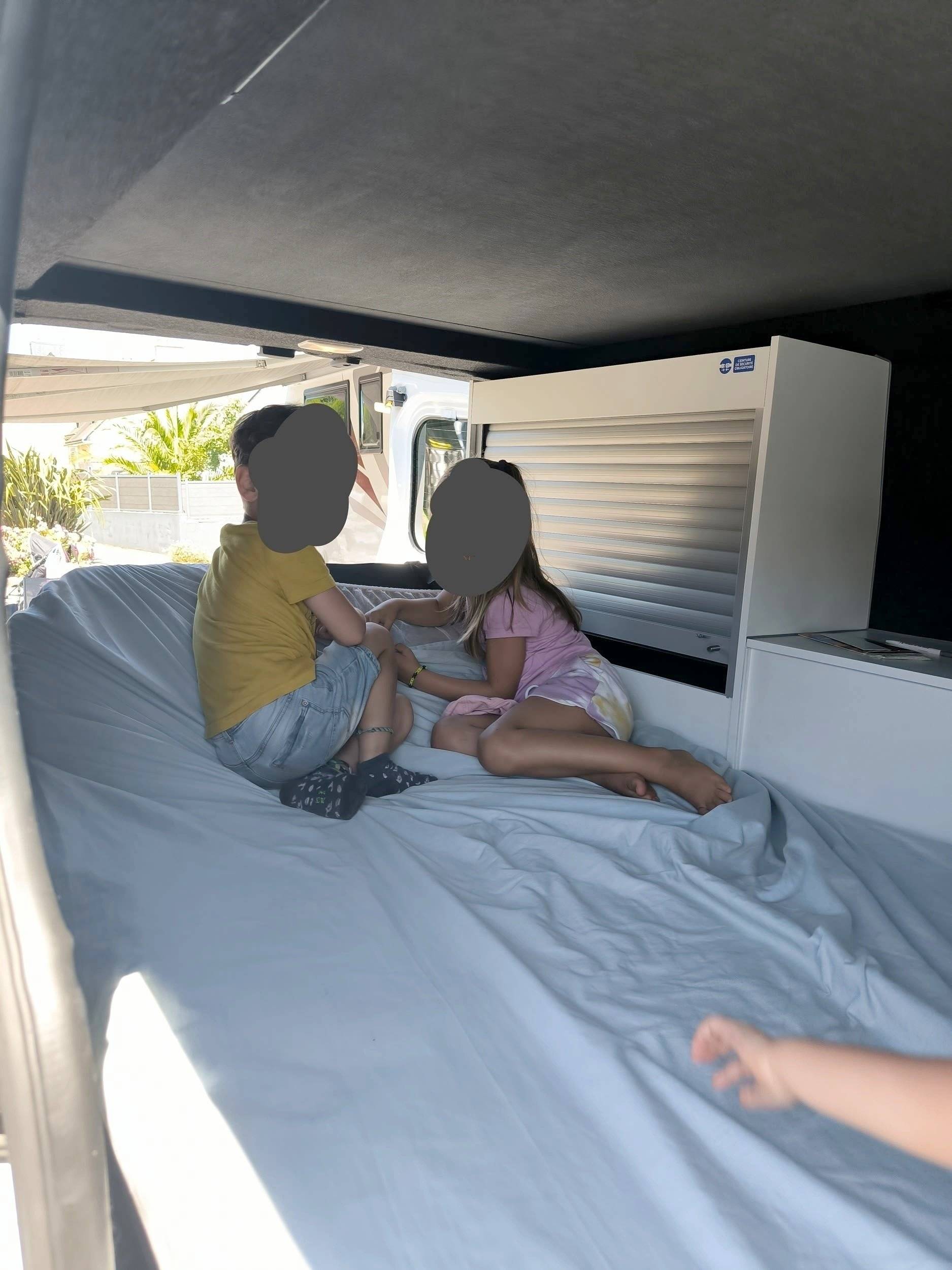 Couchages Renault RENAULT TRAFIC III 120 cv - Yescapa