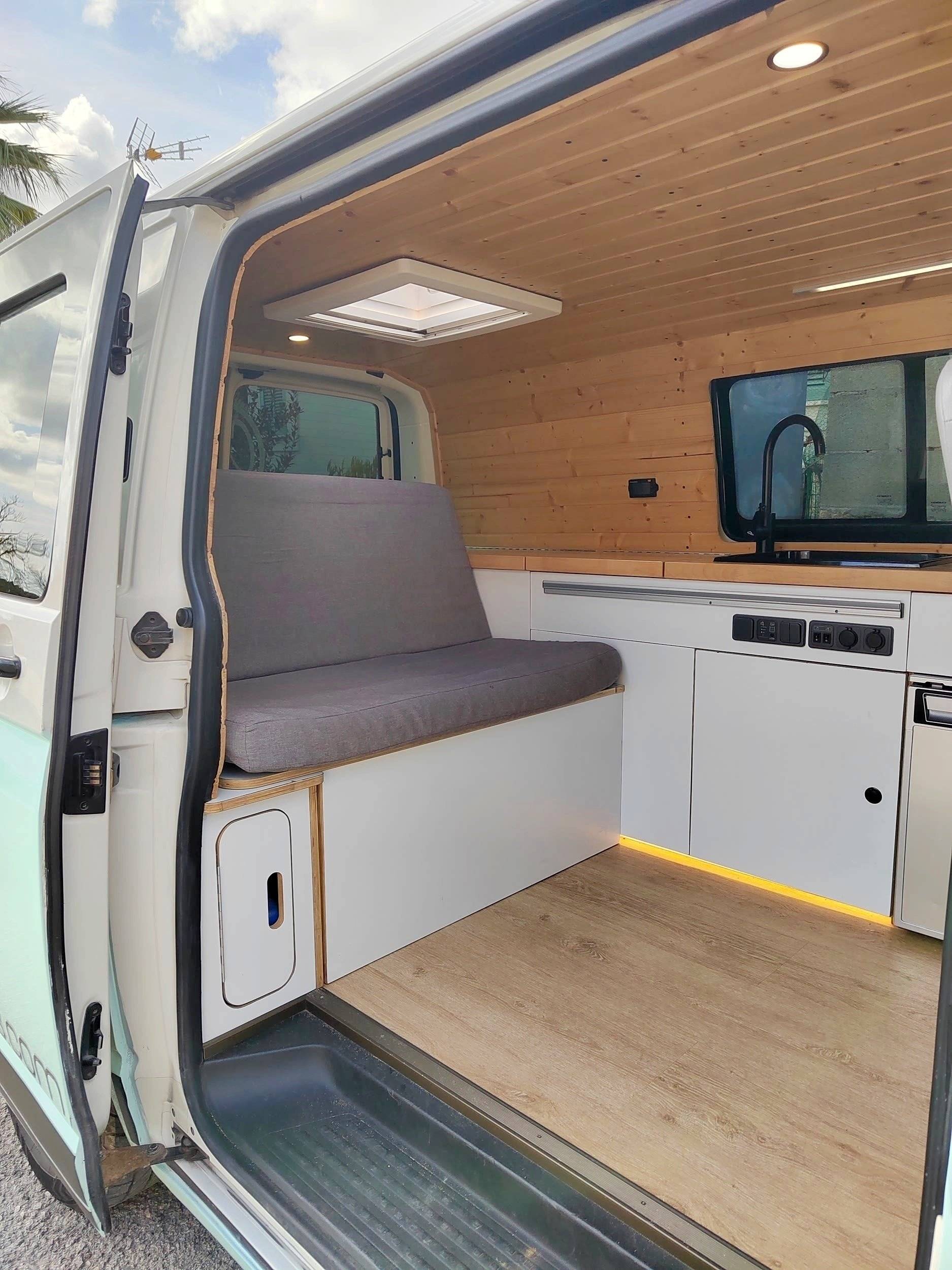 Volkswagen Transporter T5 2 l 102 ch