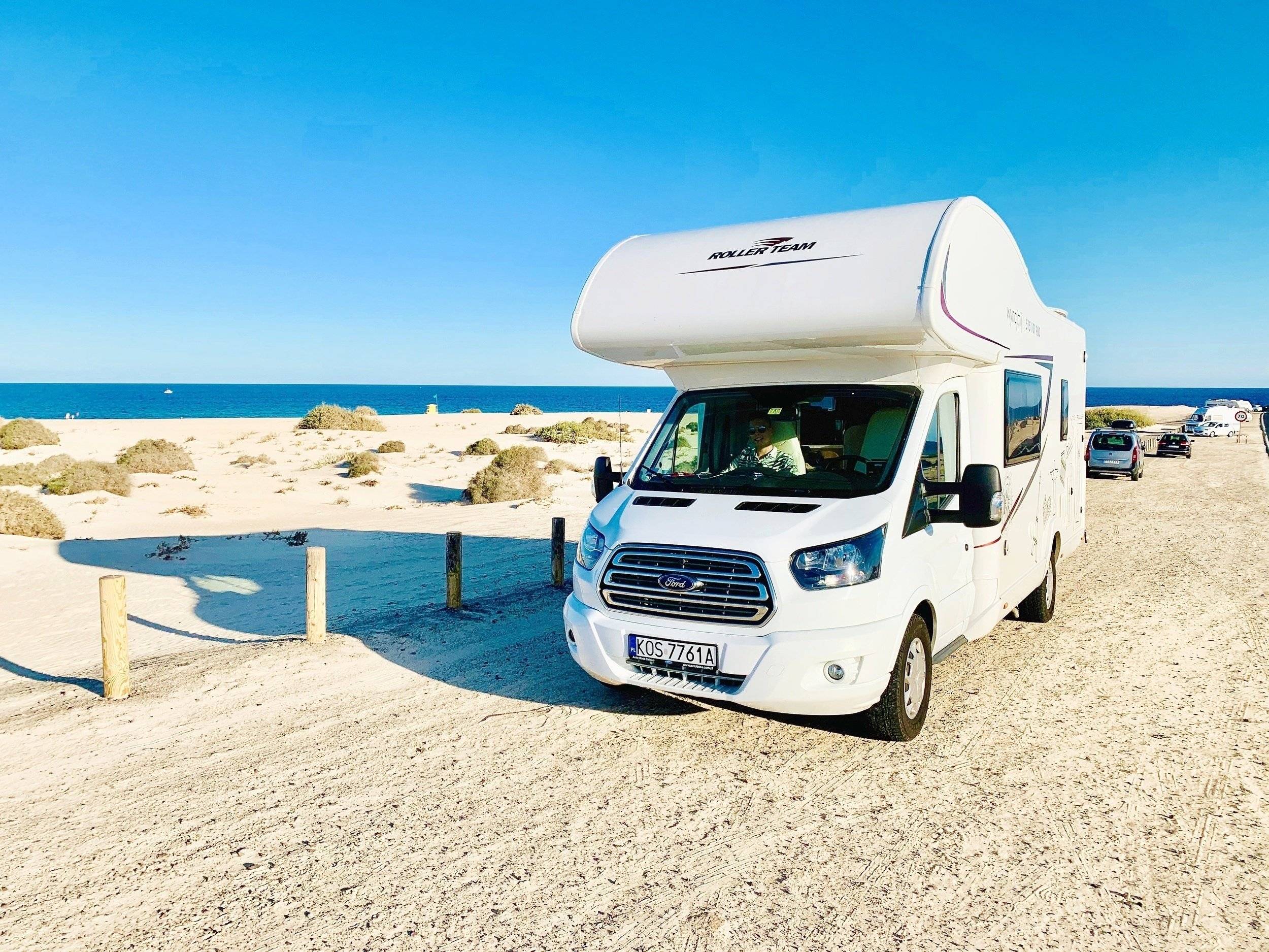 Front view from 3/4 Ford FORD TRANSIT - Yescapa
