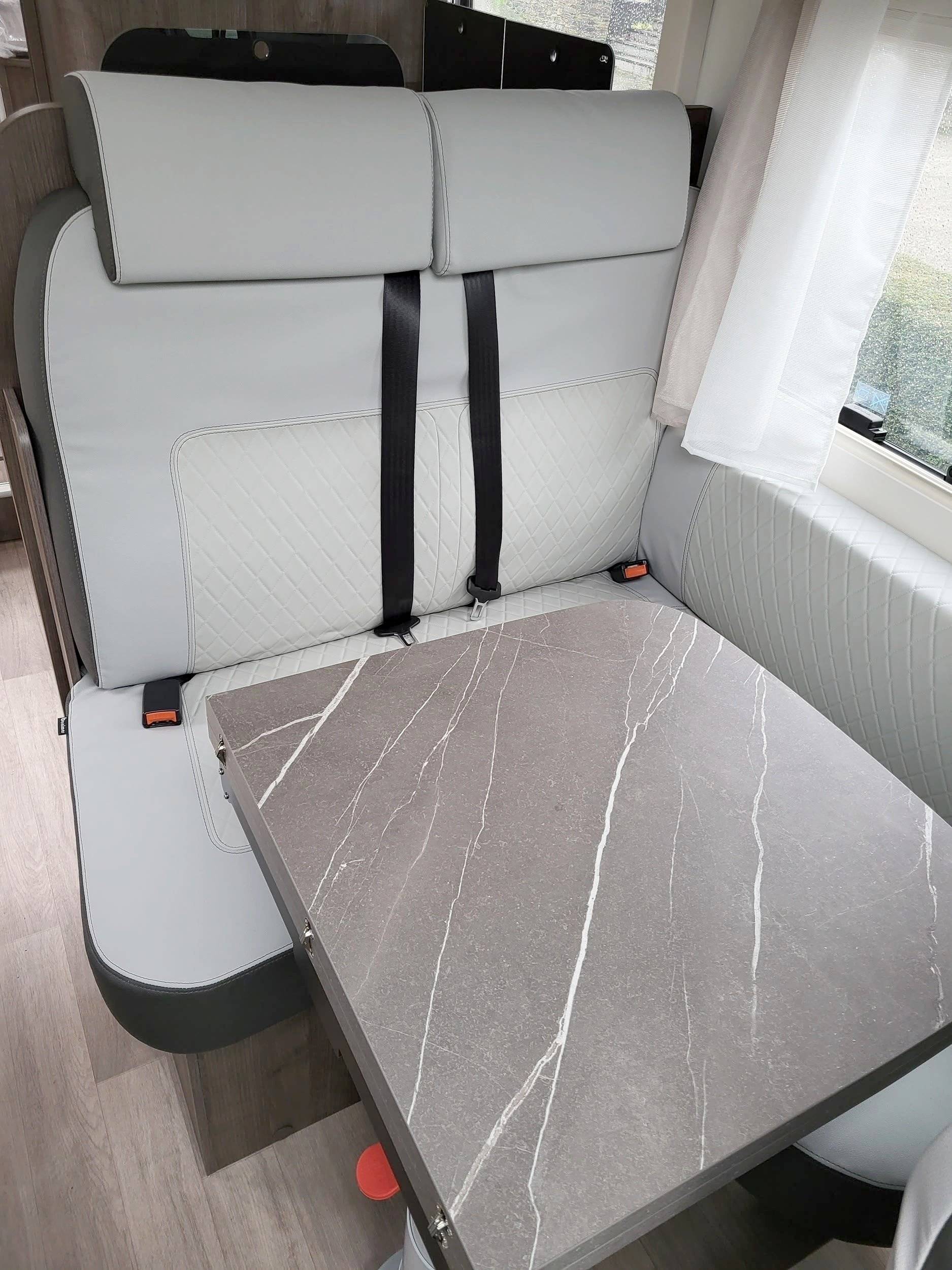 Benimar Cocoon 463 automaat