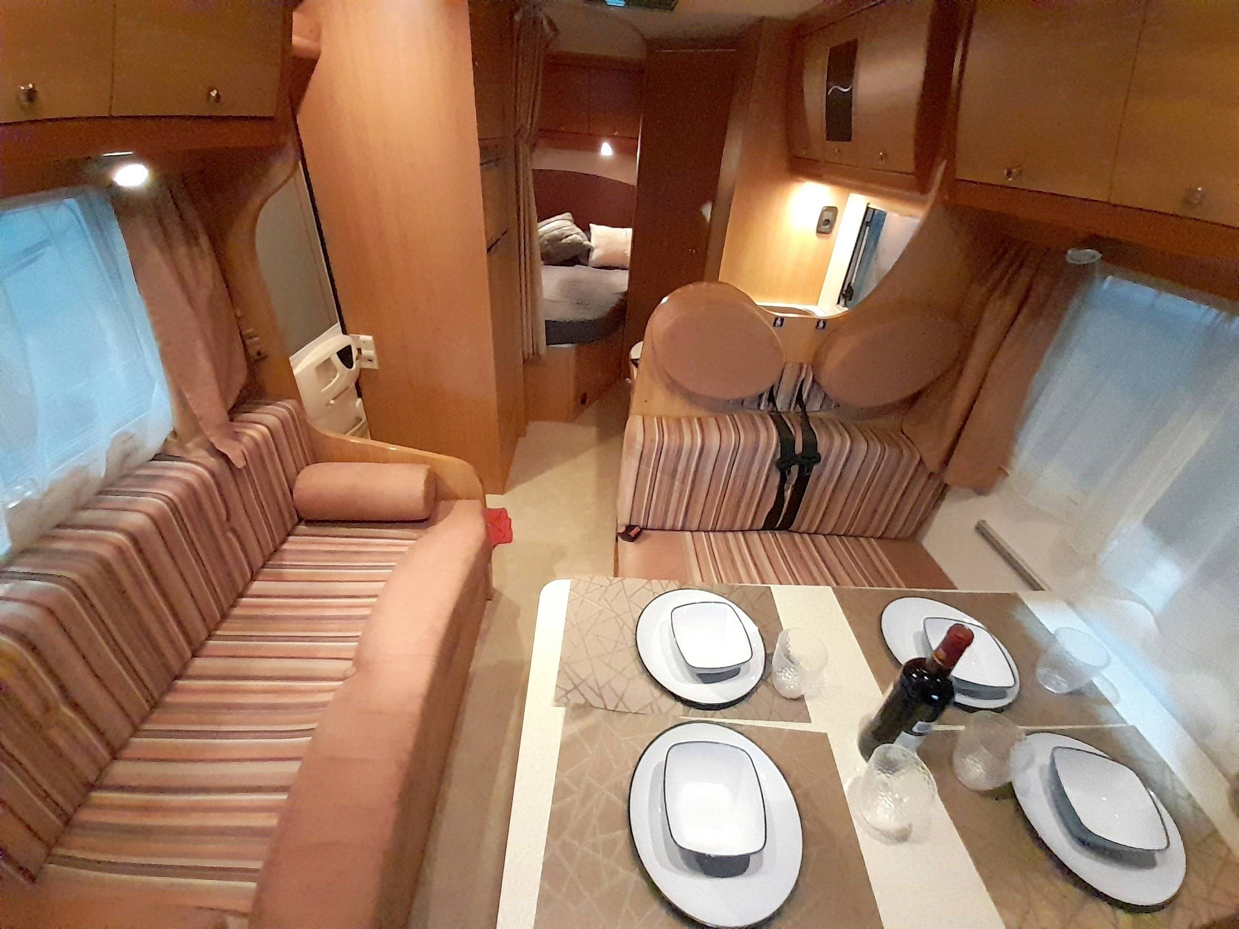 Laika Transit 2,4 l 140 ch