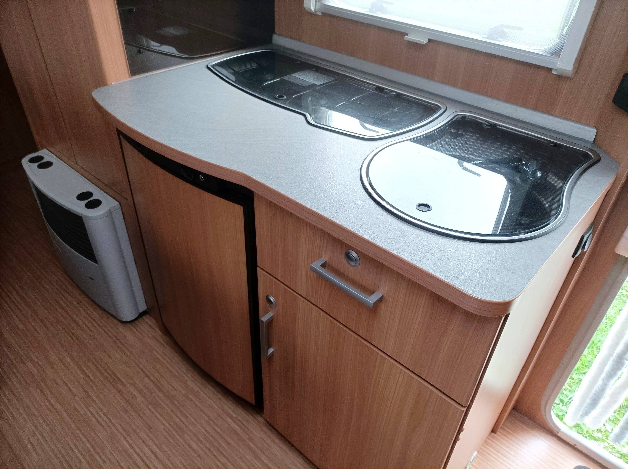 Kitchen Ford Graphite - Yescapa
