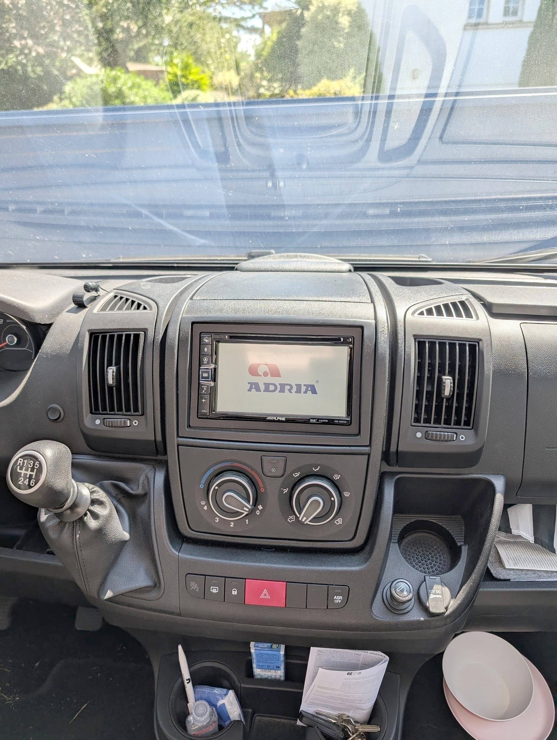 Adria adria twin axess 600 sp family