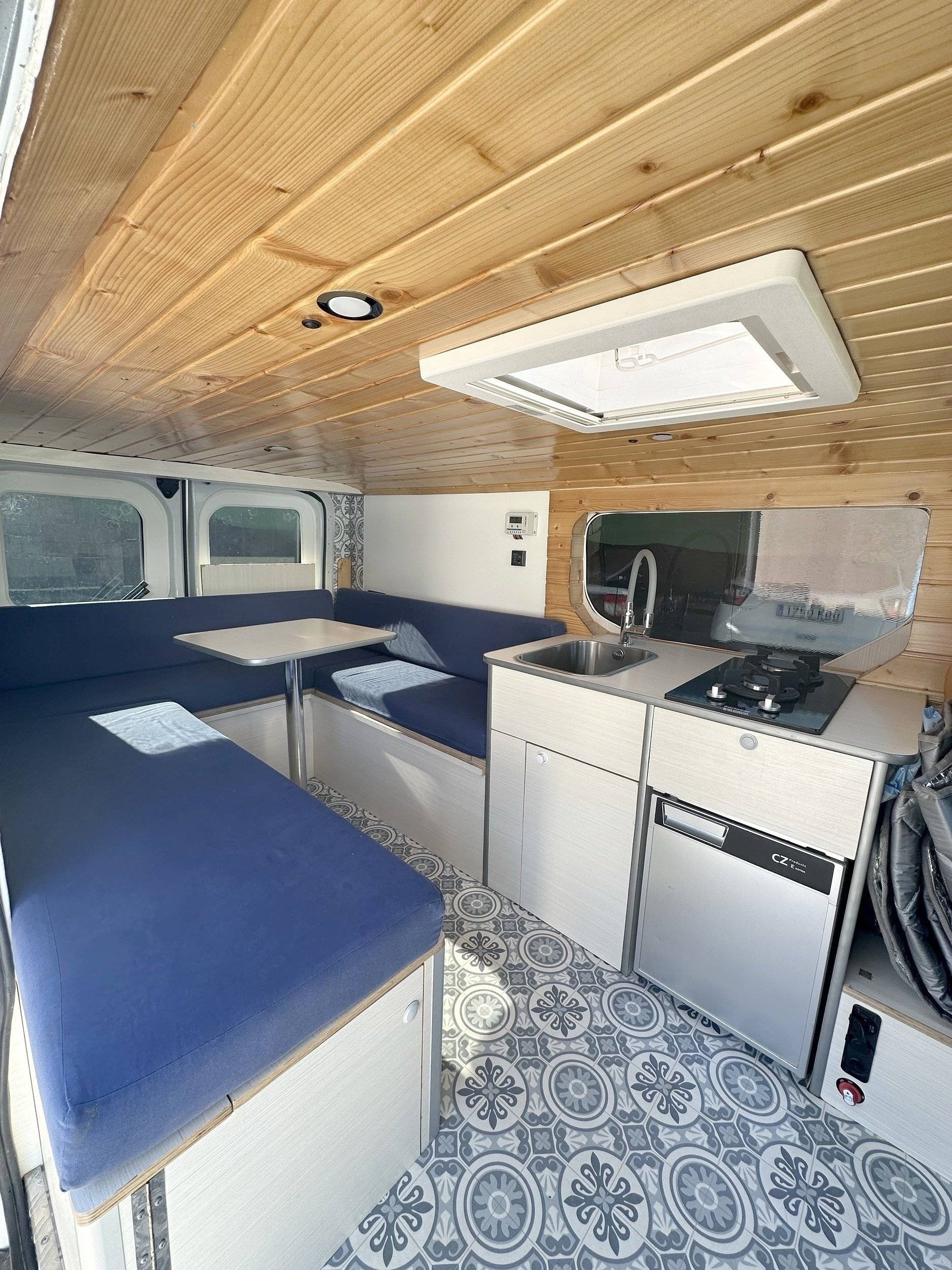 Eethoek Opel vivaro L2H1 - Yescapa